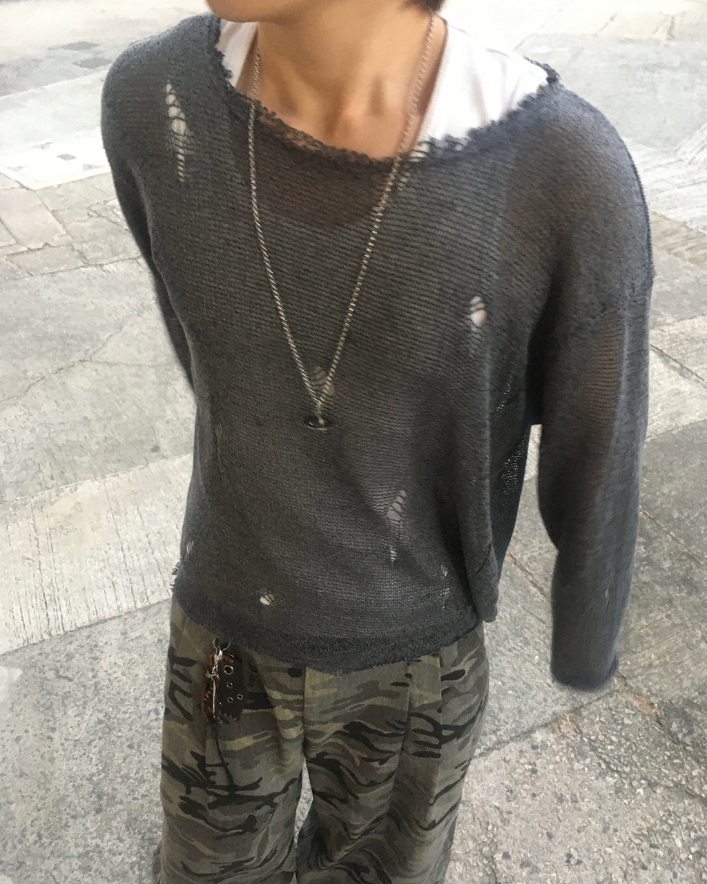 damaged mesh knit (charcoal)