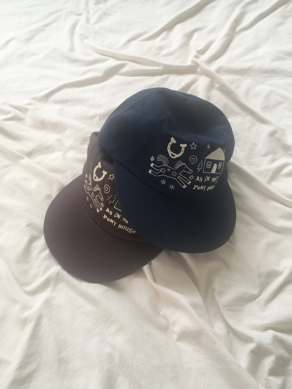 pony house cap (brown)