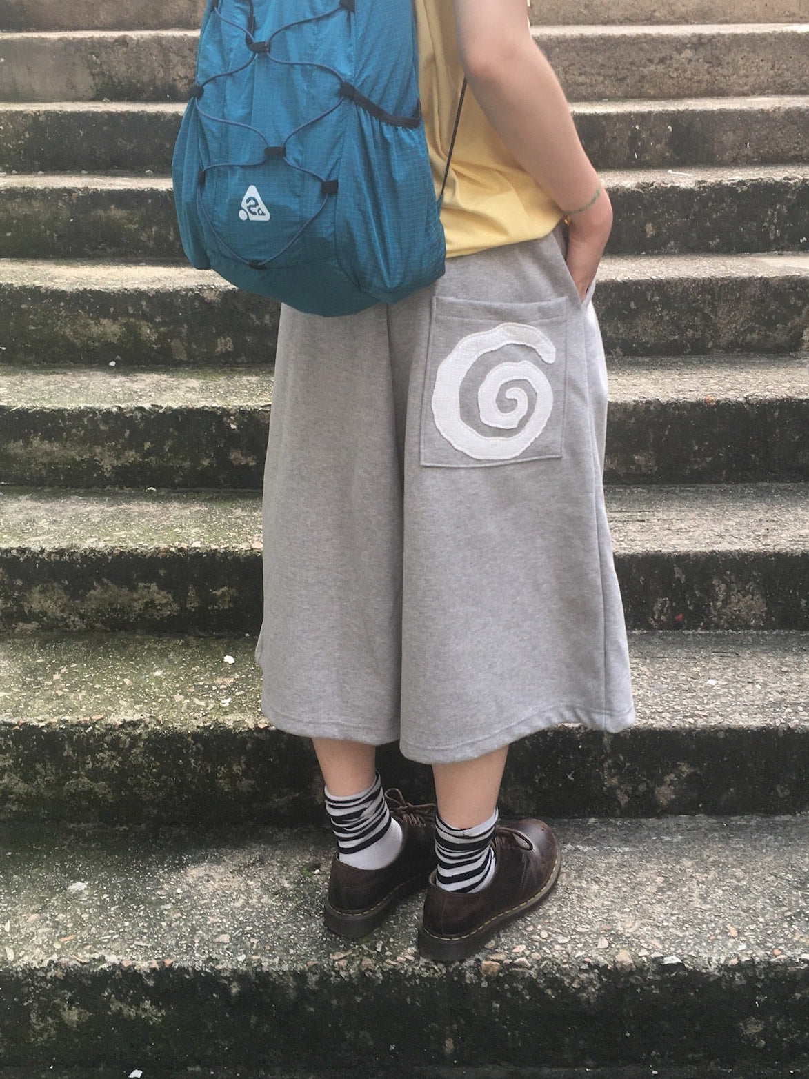 spiral half sweat pants (grey)