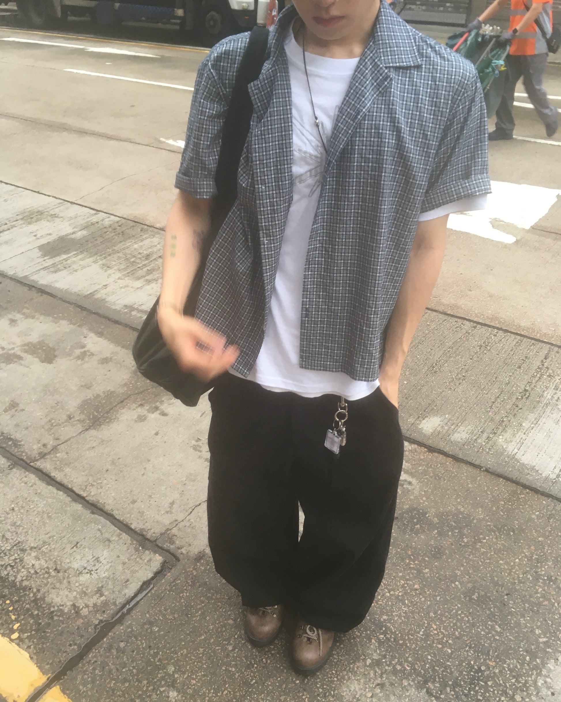checked v-neck crop shirt (navy)