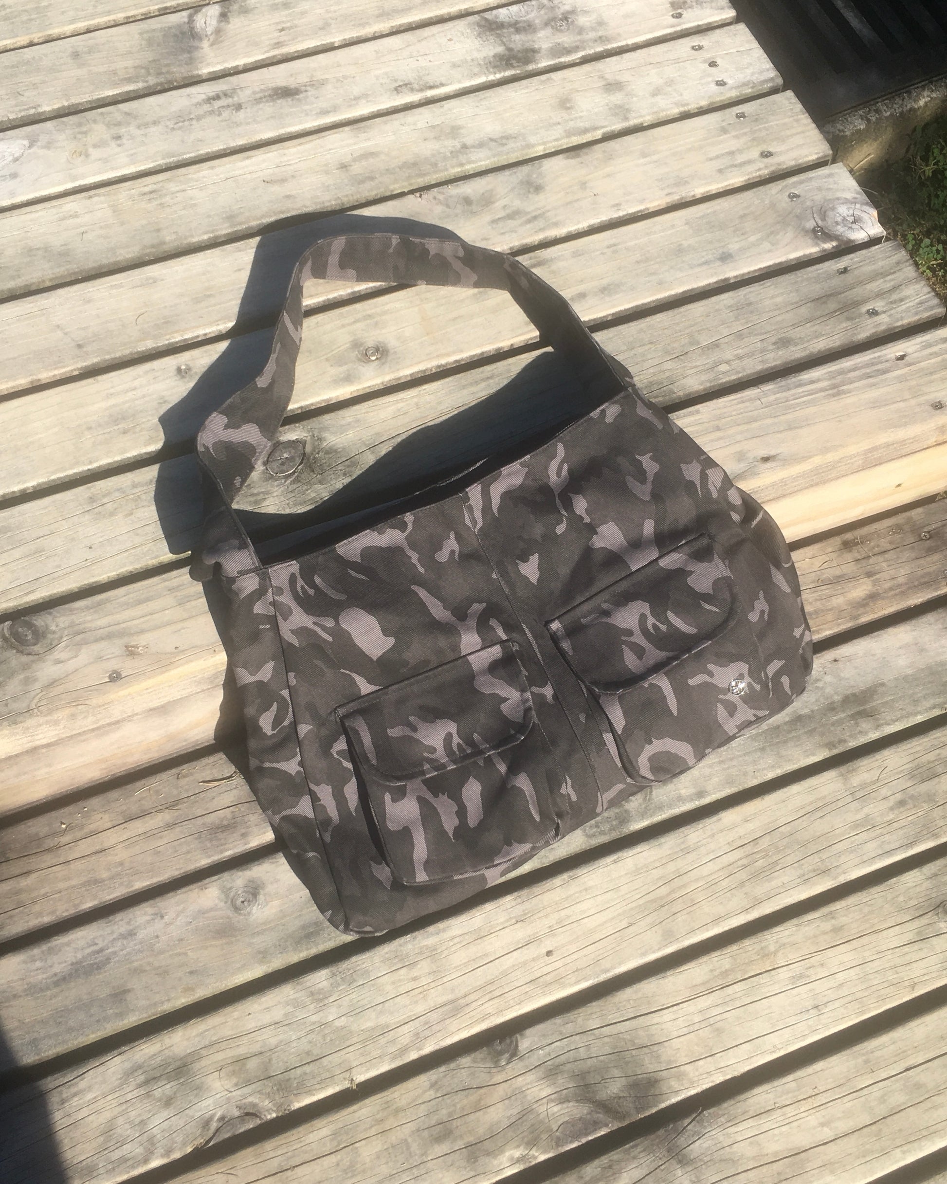 camo shoulder bag (charcoal)
