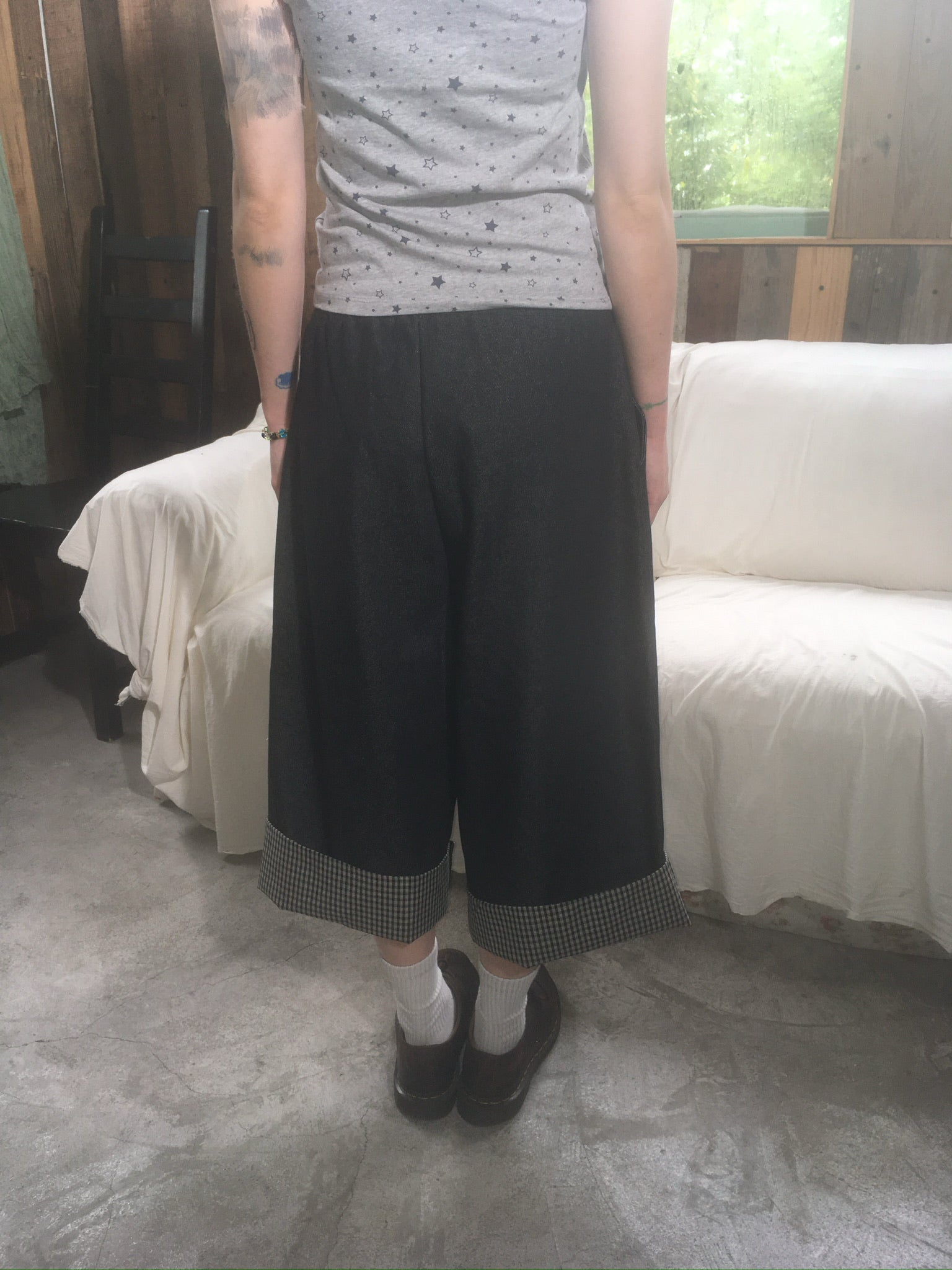 check roll-up pants