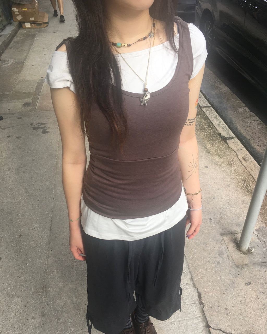 two-piece layered tee (brown/light grey)