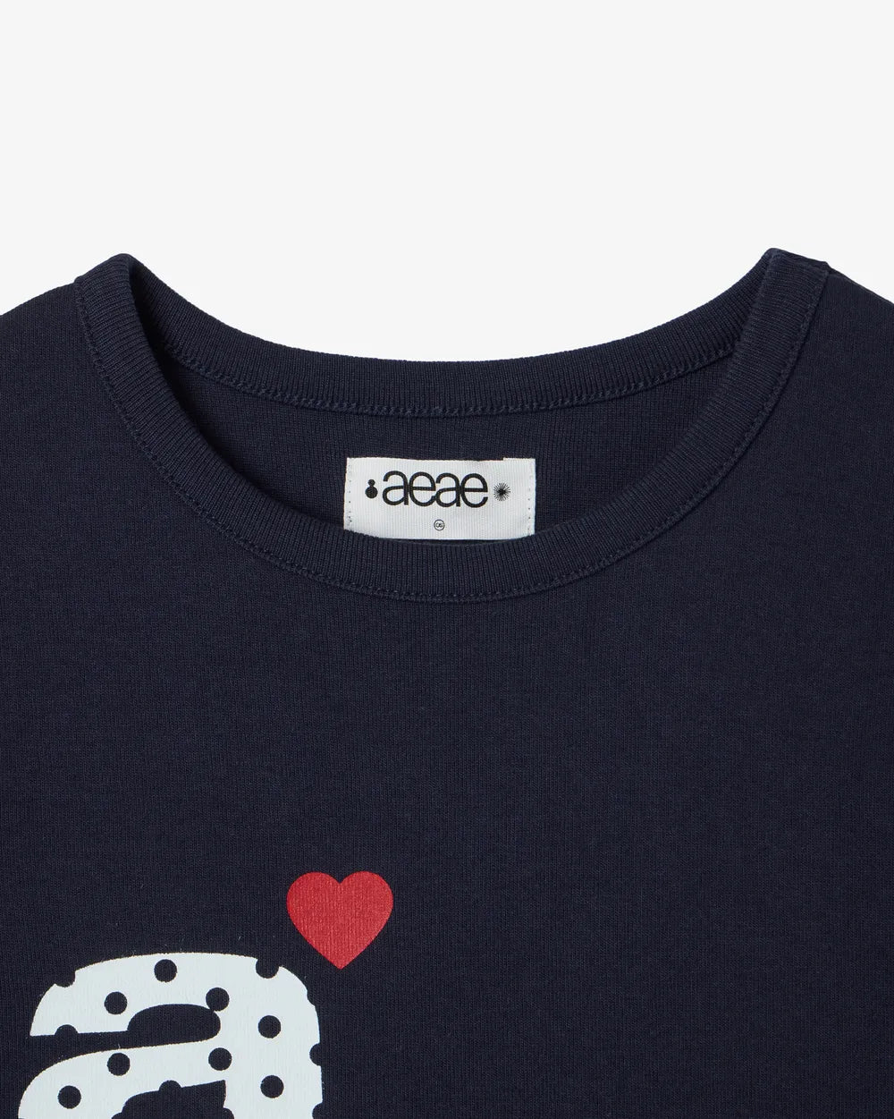 AEAE DOT SMALL LETTER TEE (NAVY)