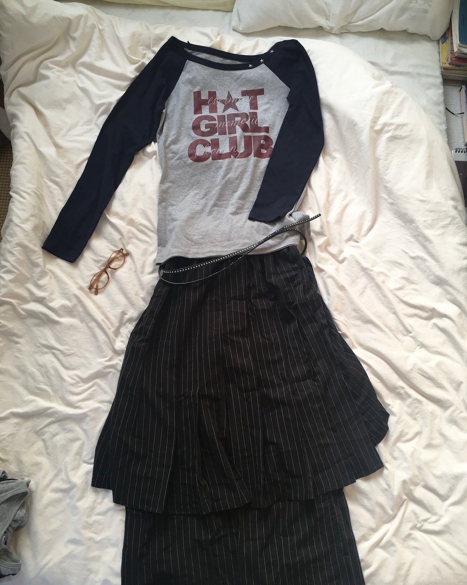 hot girl raglan tee (grey)