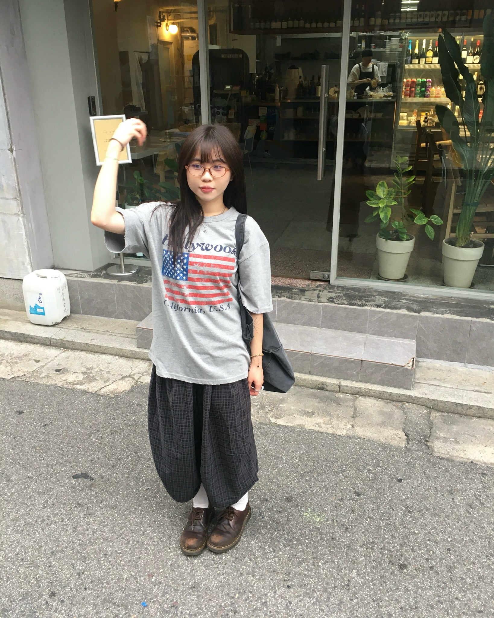 hollywood painted tee (grey)