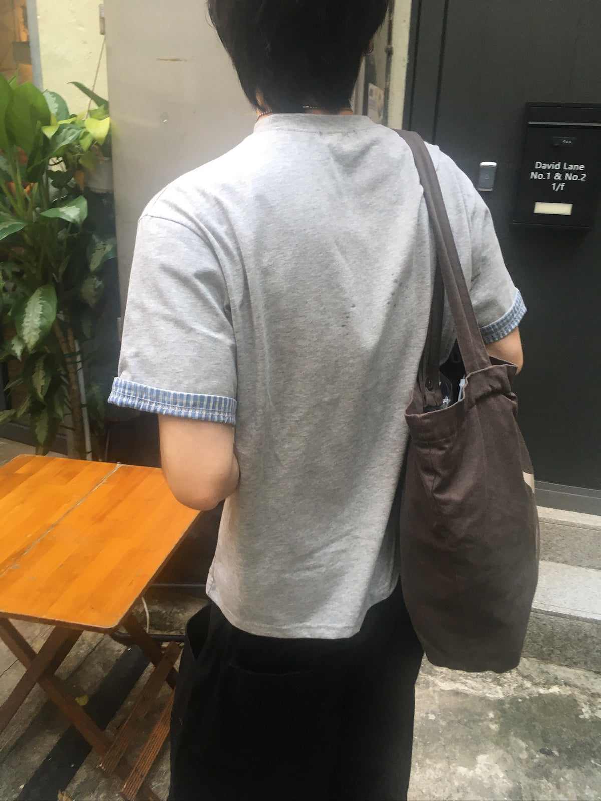 check roll-up pocket tee (grey)