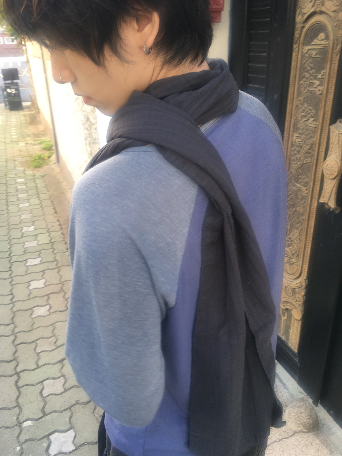 crinkle stripe scarf (charcoal)