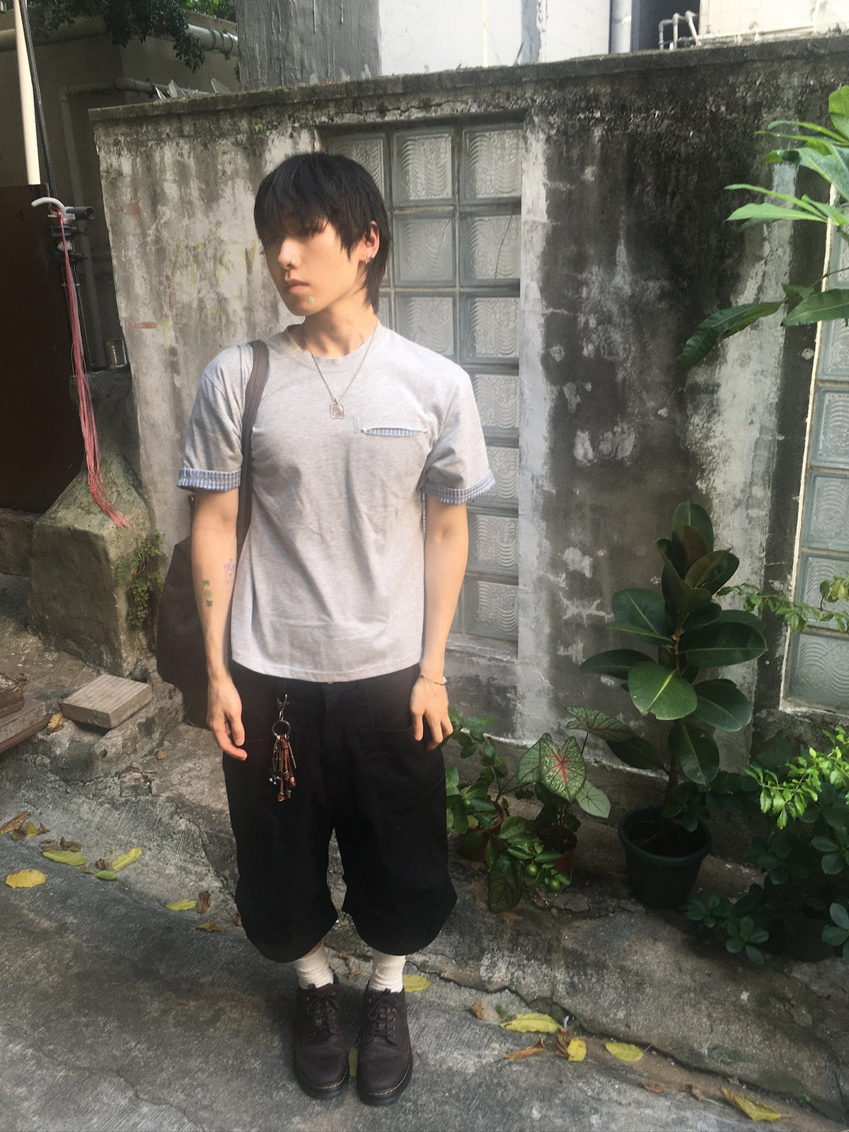 check roll-up pocket tee (grey)