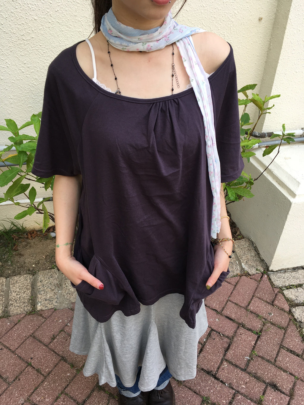 gathered neck pocket tee (purple)
