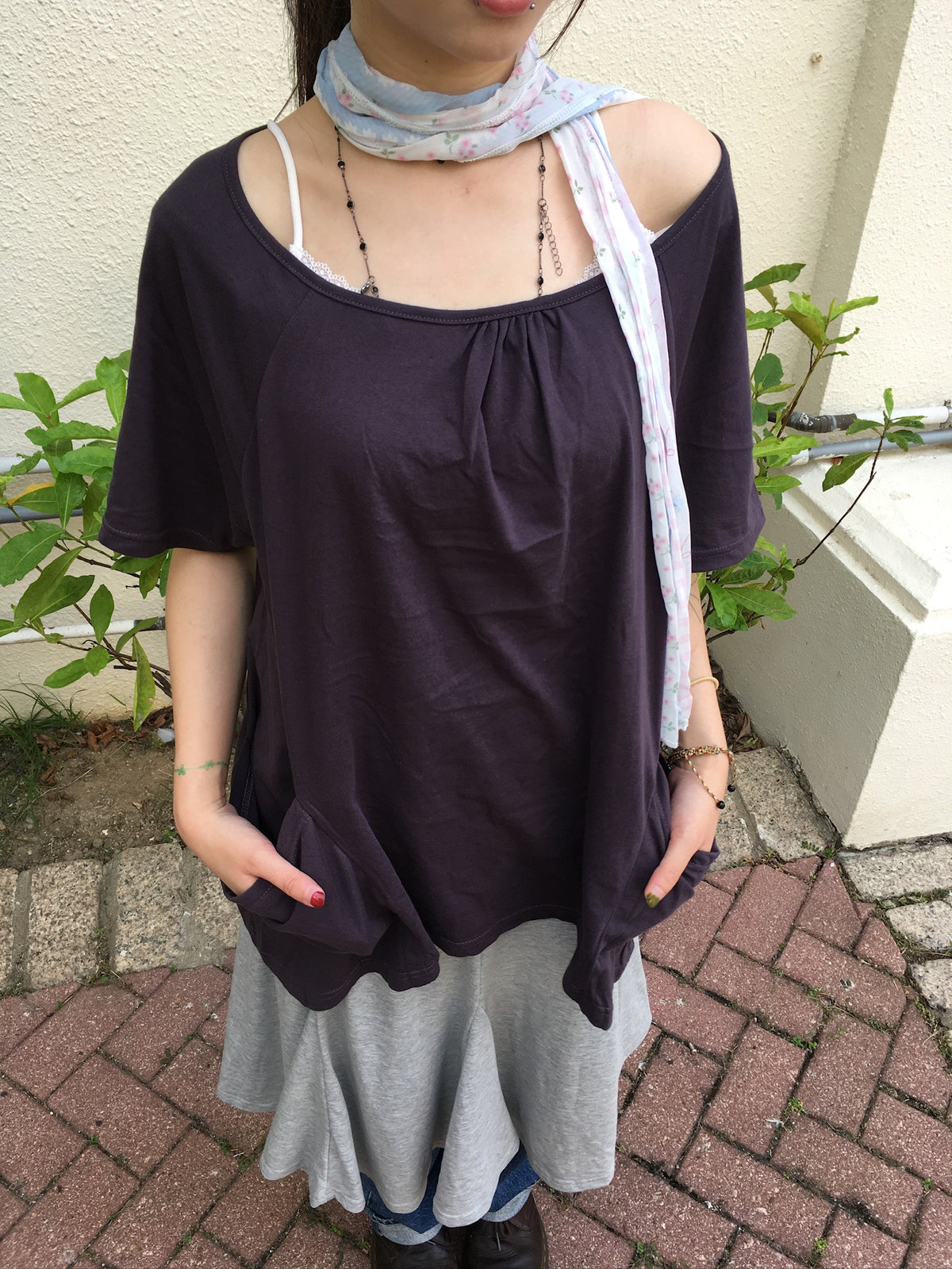 gathered neck pocket tee (purple)