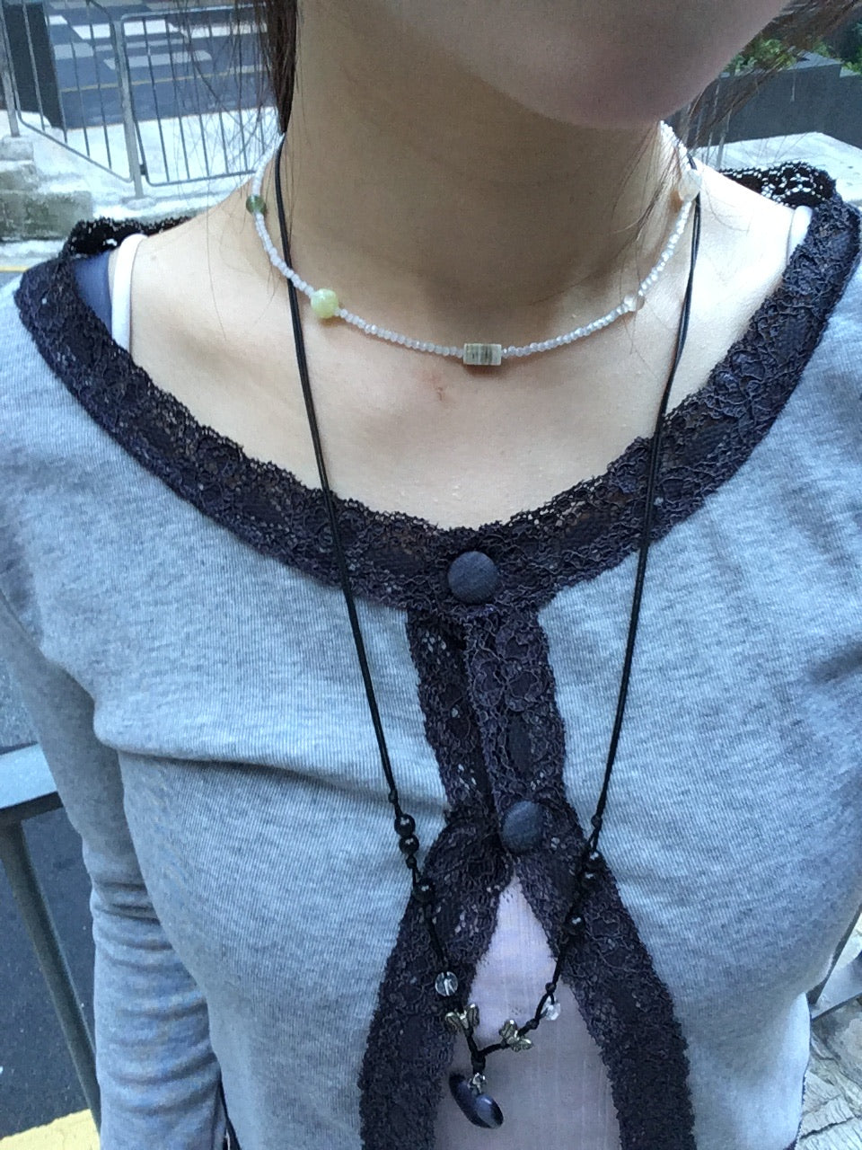 stone beaded necklace (white)