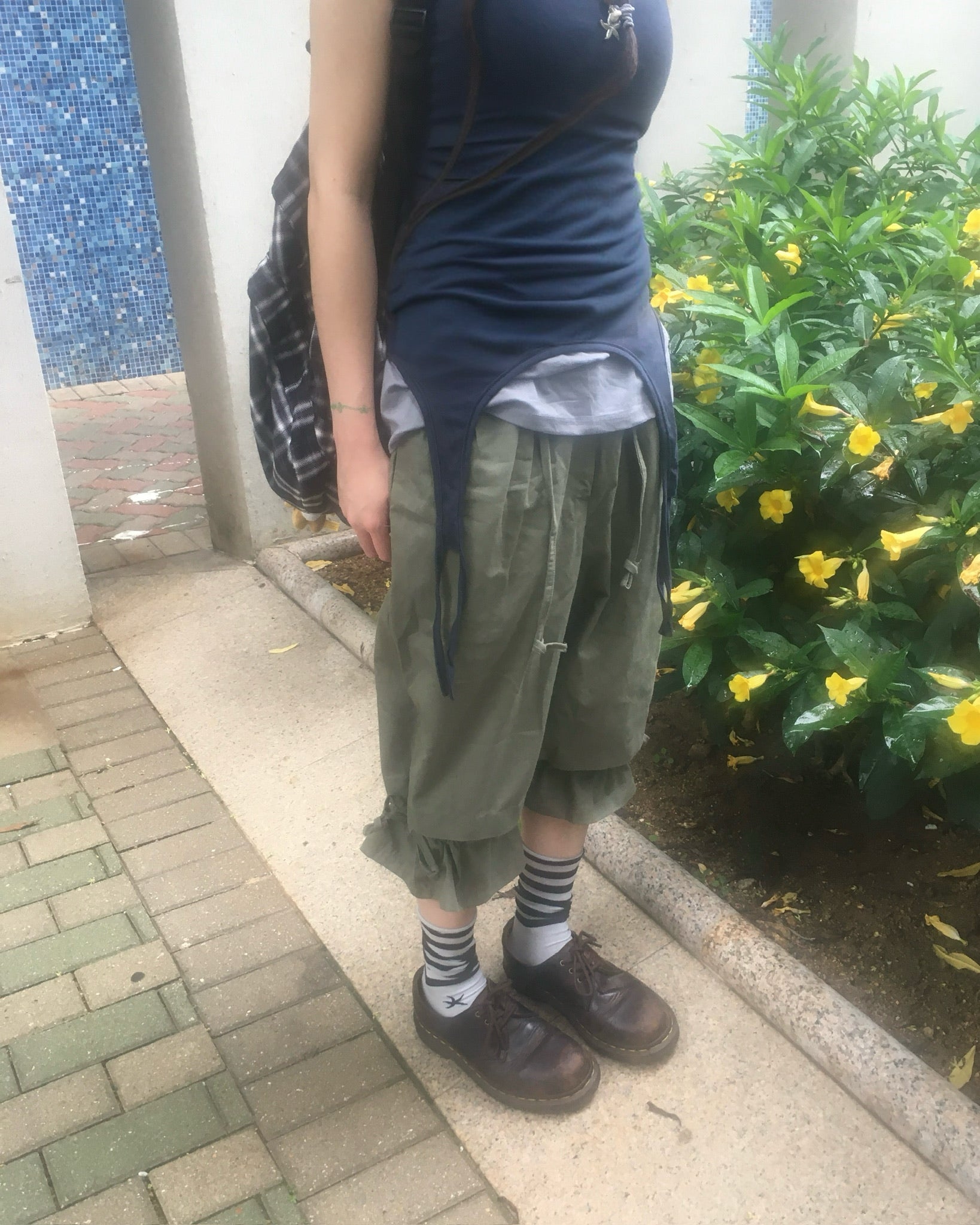 ruffle banding half pants (khaki)