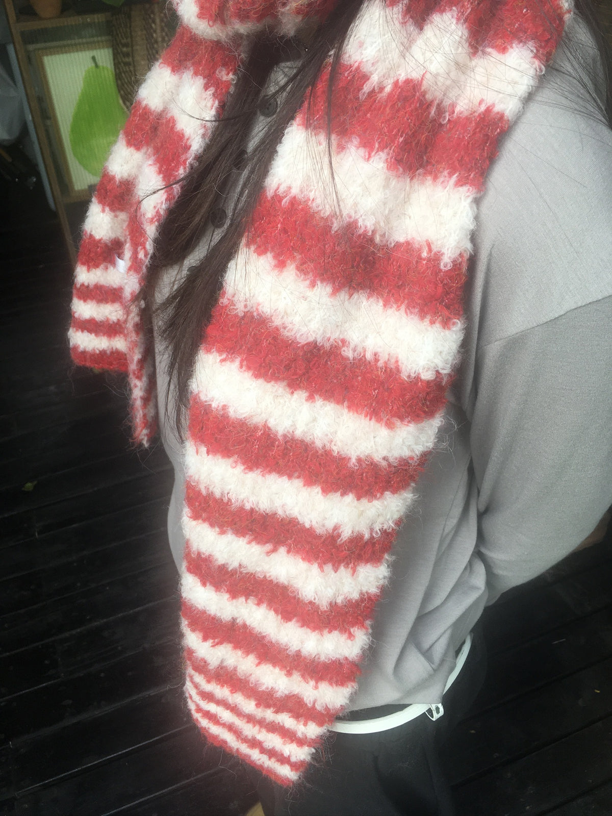 striped wool scarf (red)