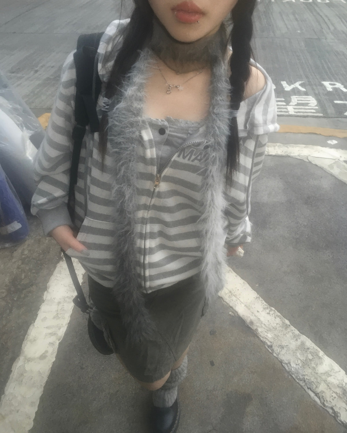 20 striped zip-up hoodie (grey)