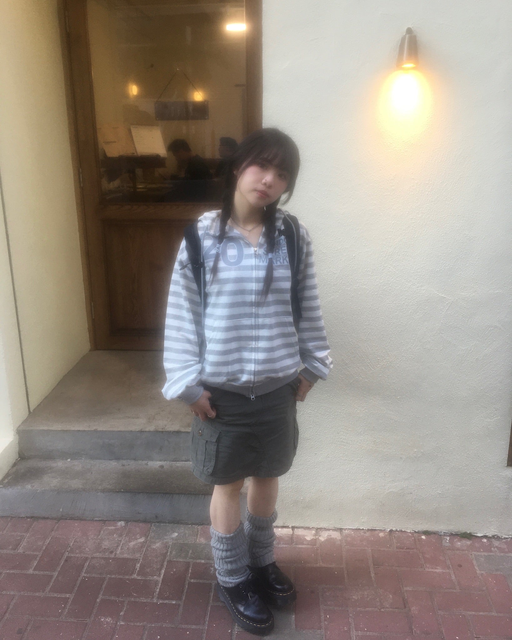 20 striped zip-up hoodie (grey)