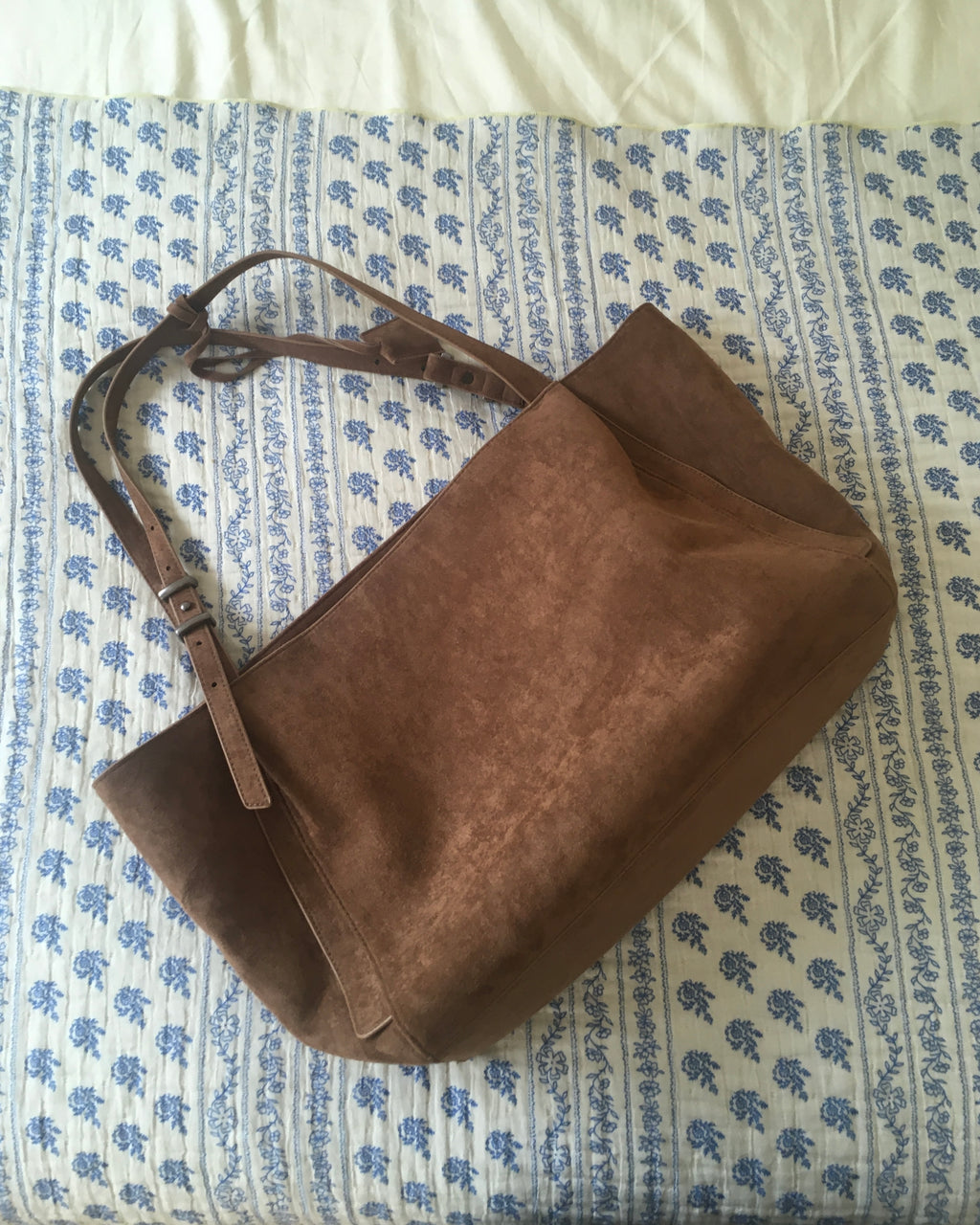 suede shoulder bag (camel)