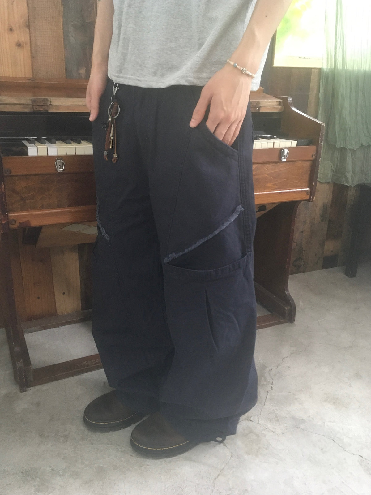 hem button cargo pants (navy)