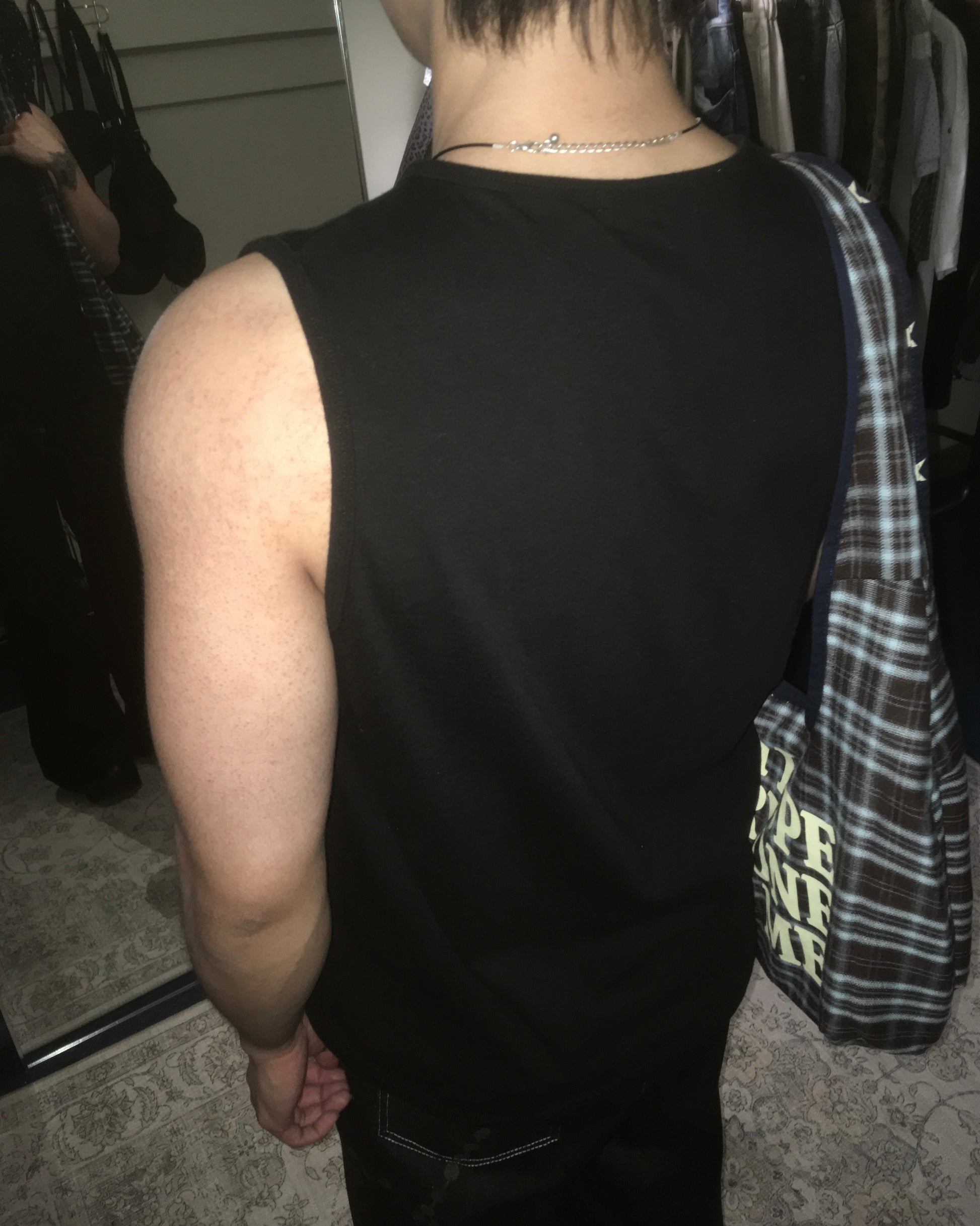 vintage henly neck vest (black)