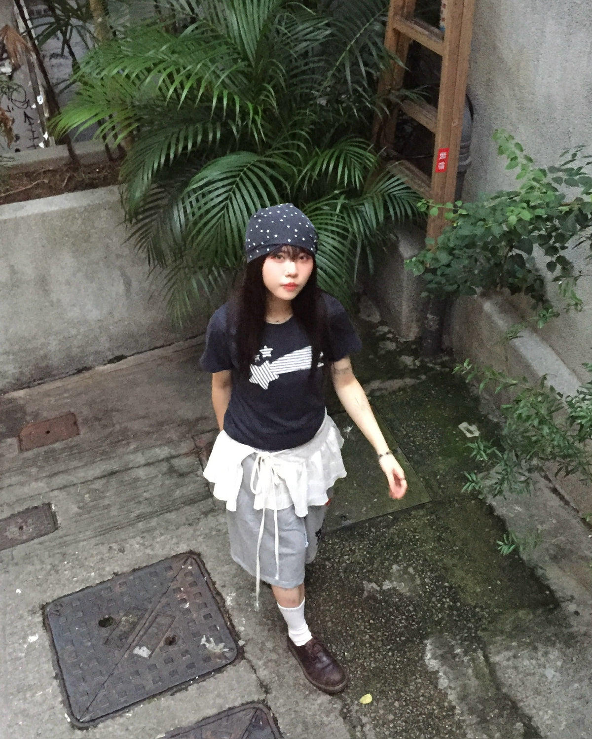 star patch crop tee (navy)