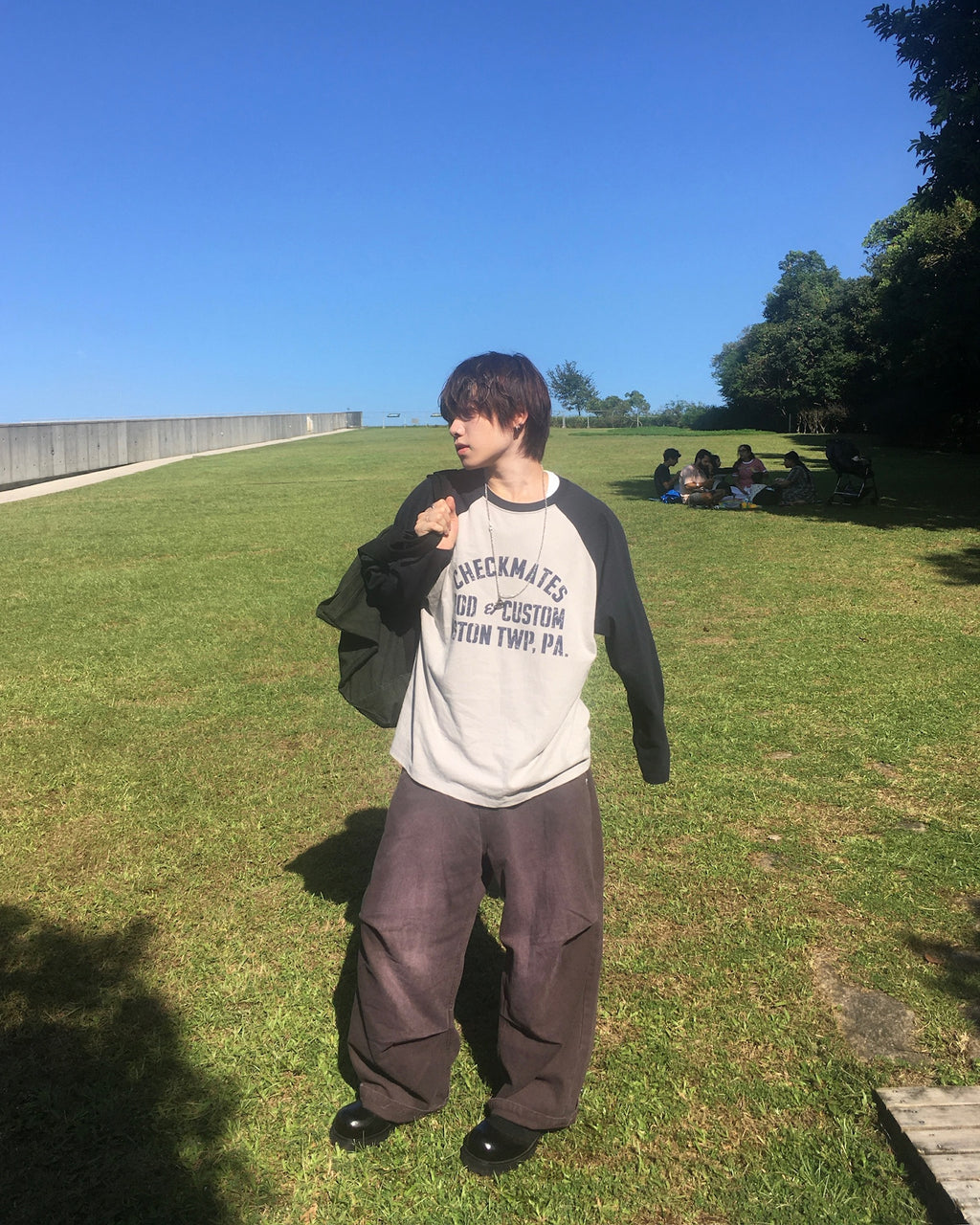 checkmates raglan tee (navy/grey) (men)