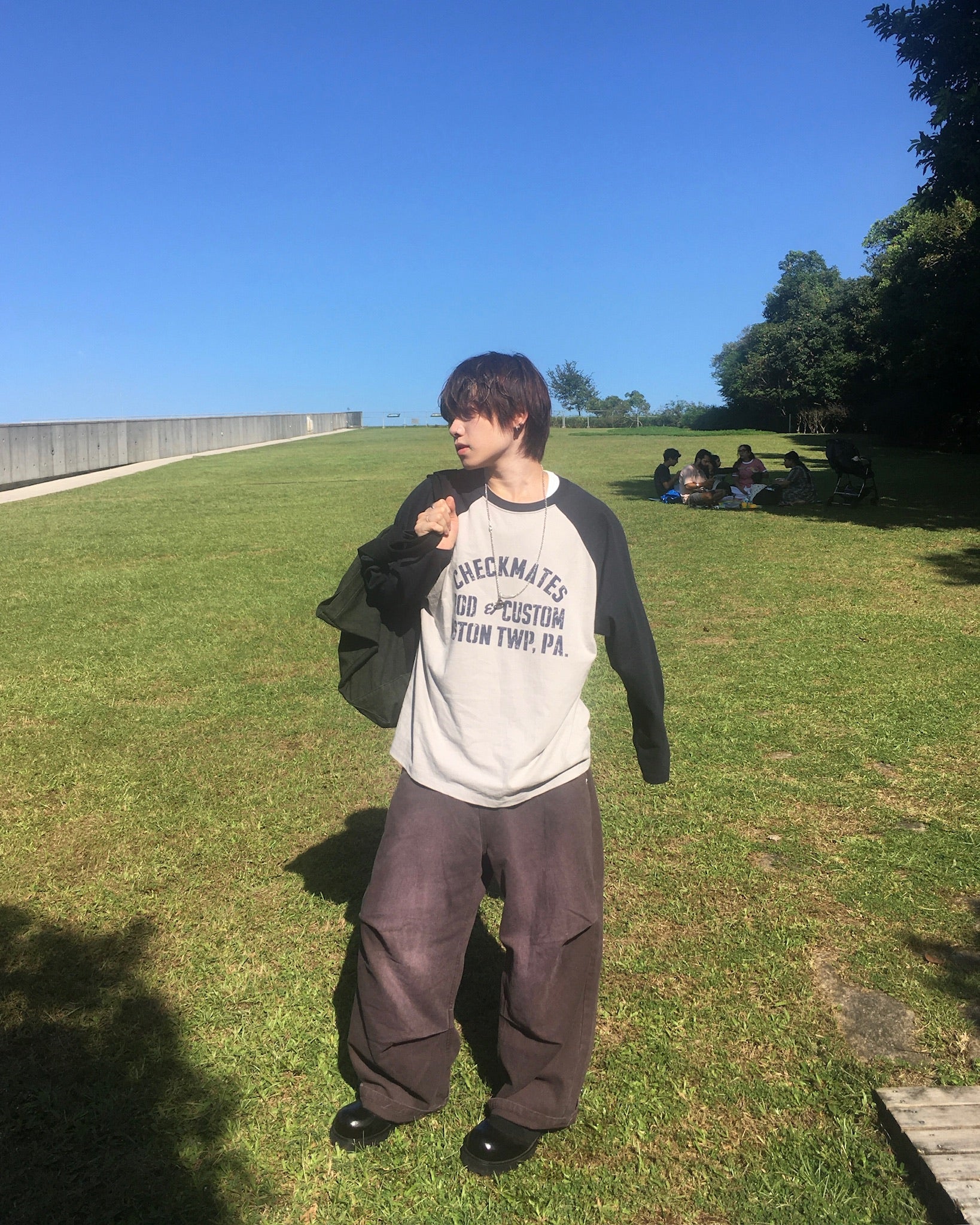 checkmates raglan tee (navy/grey) (men)