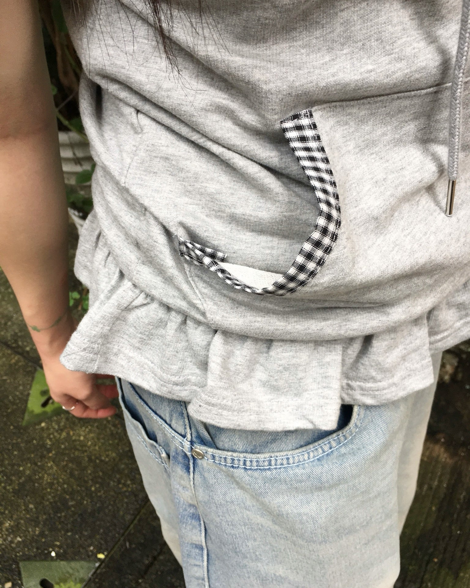 mini hood ruffle tee (grey)