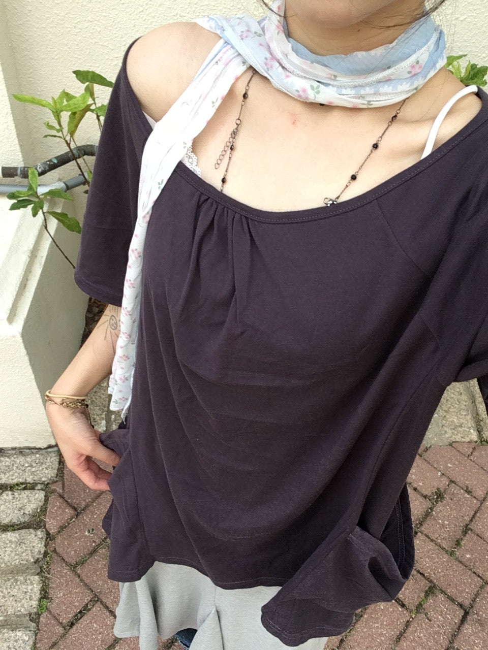 gathered neck pocket tee (purple)