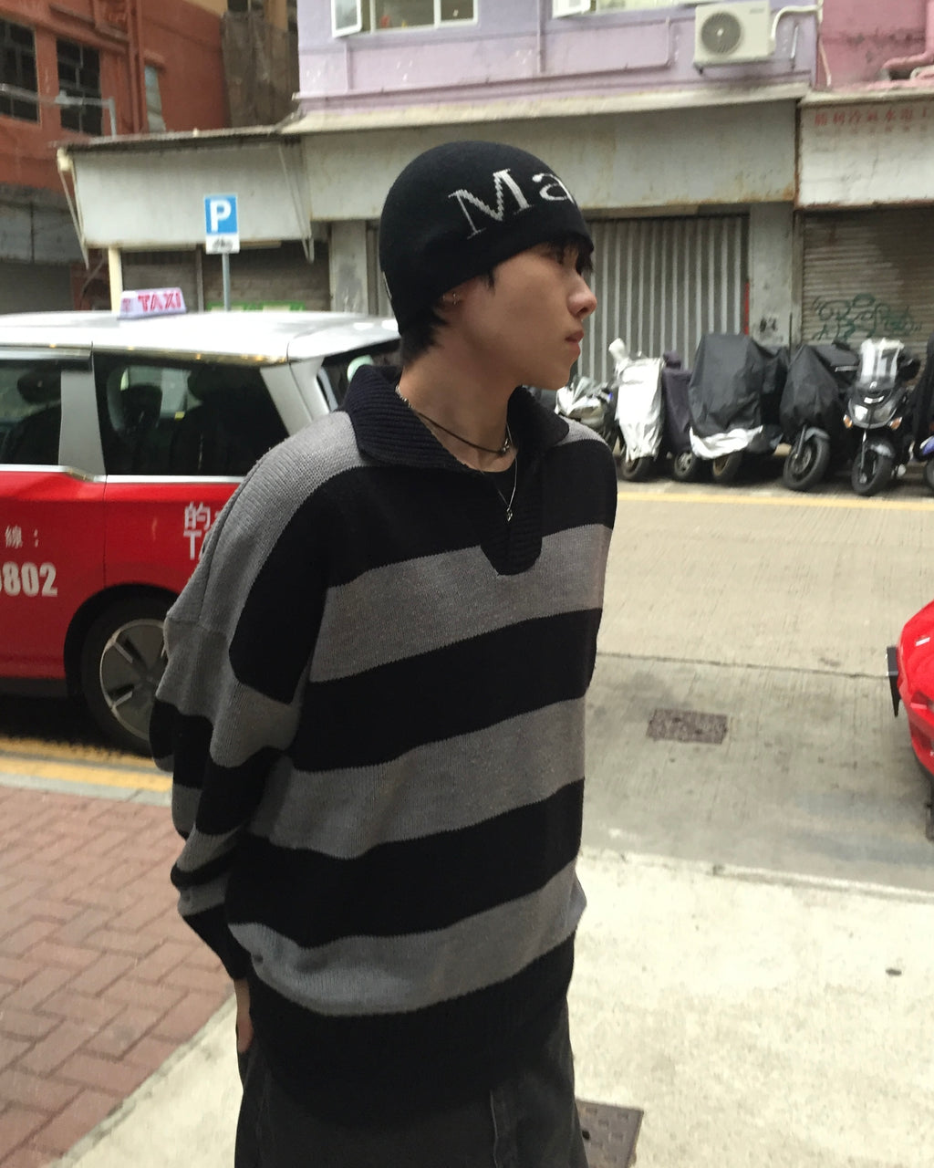 V neck stripe knit polo