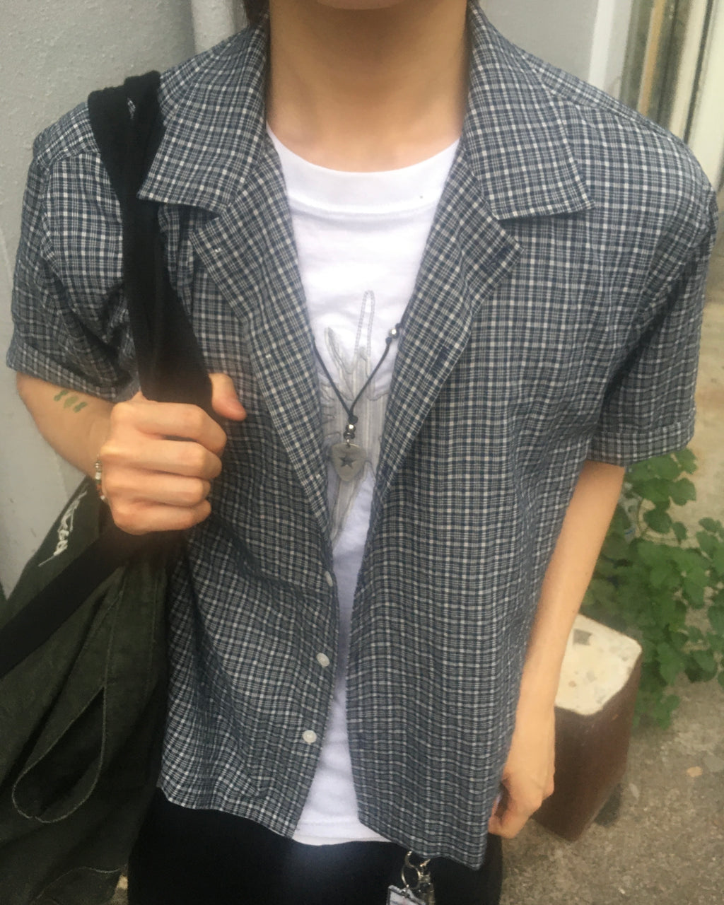 checked v-neck crop shirt (navy)