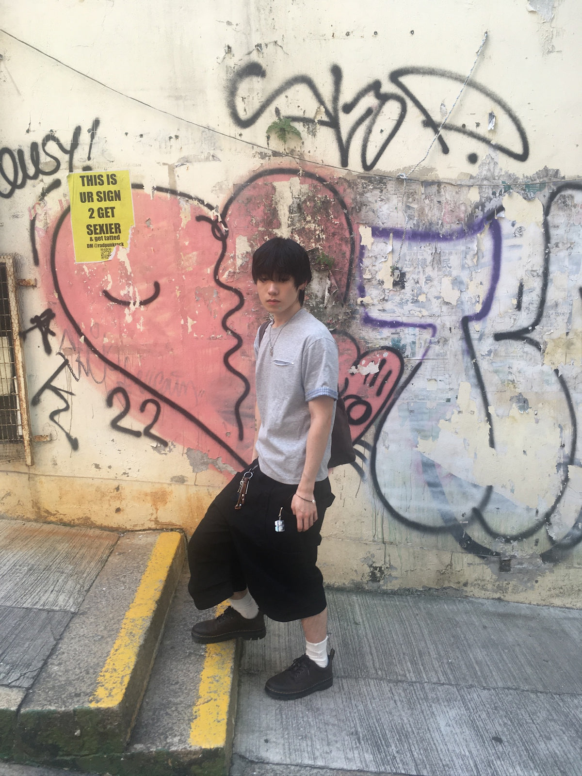 check roll-up pocket tee (grey)