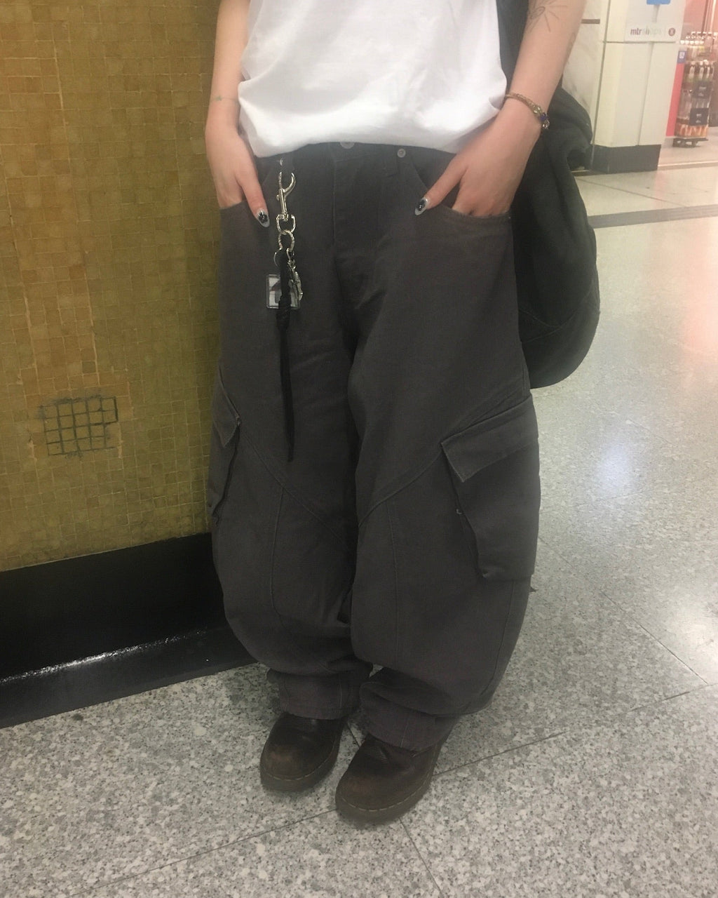 multi-seam cargo pants (charcoal)