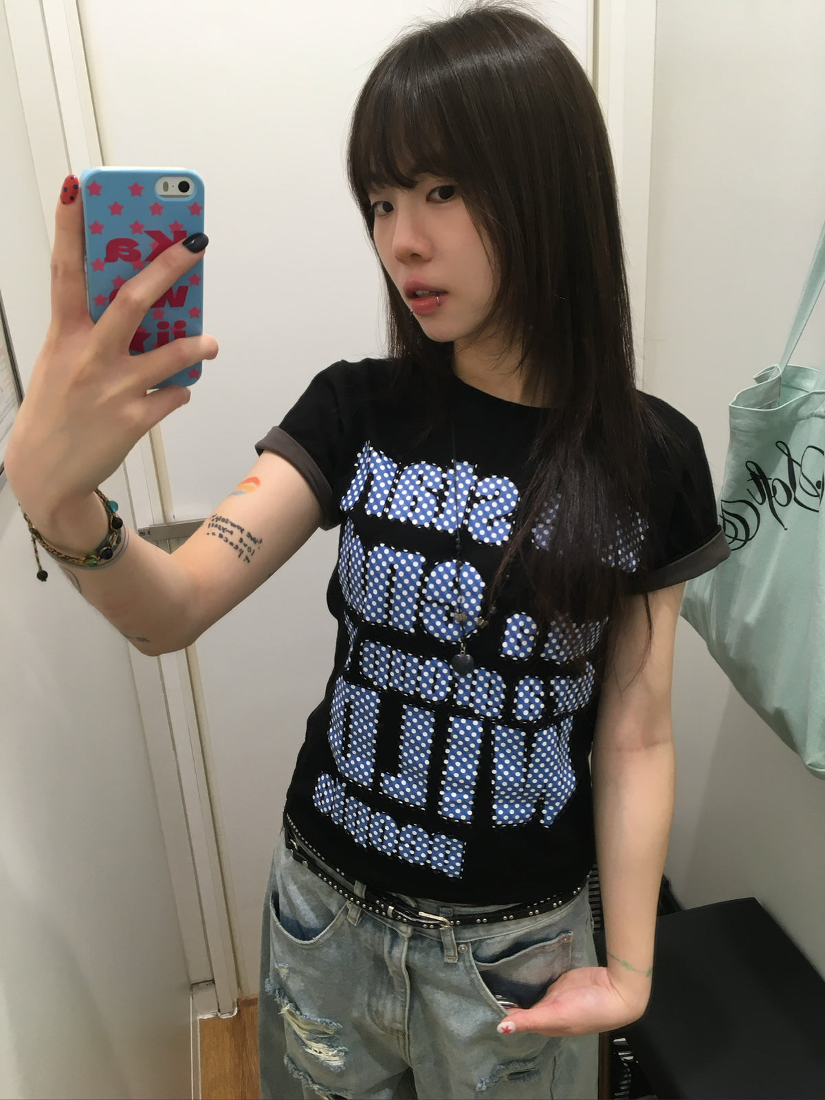dot letter roll-up tee (black)
