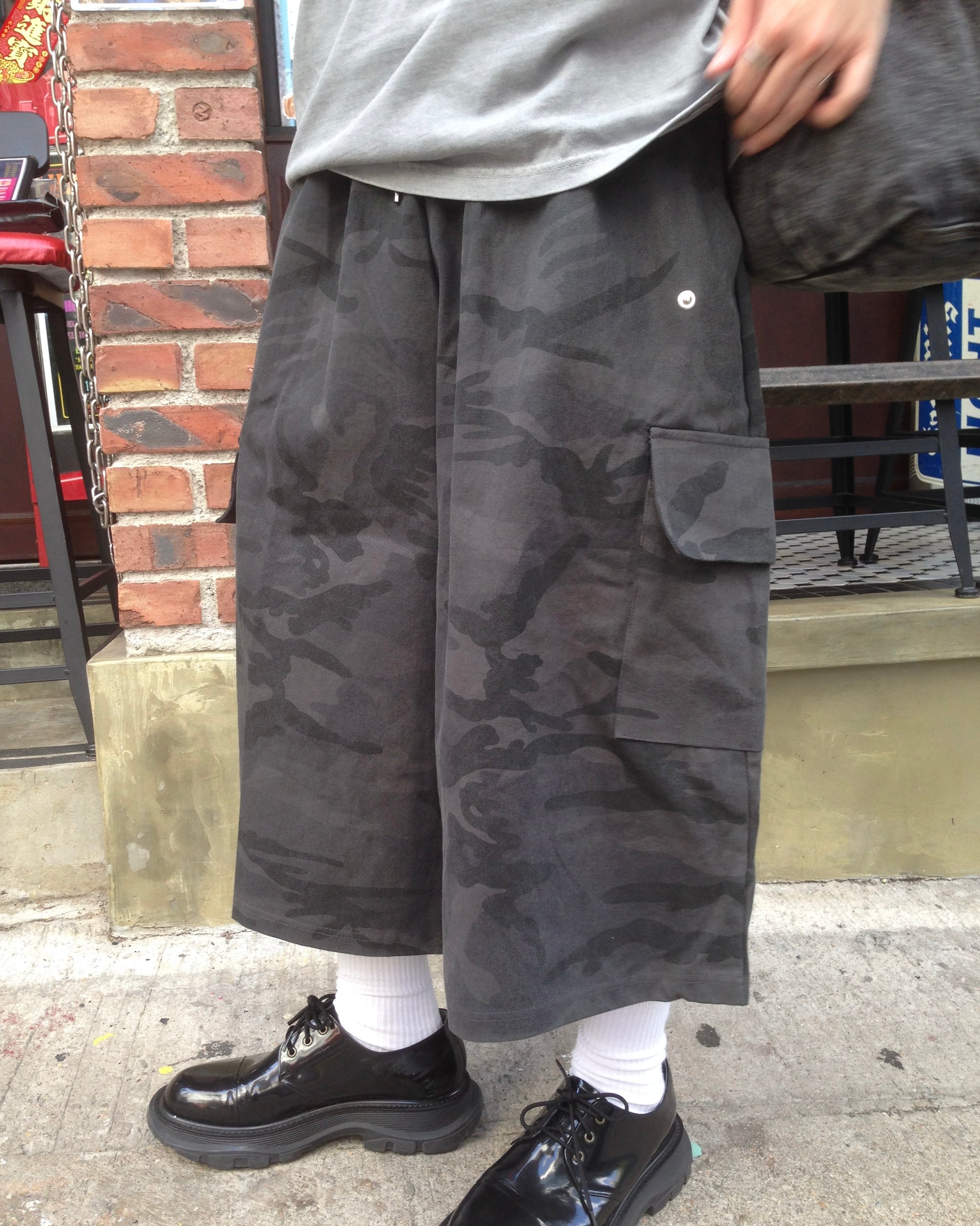camo cargo sweatshorts (men wear)