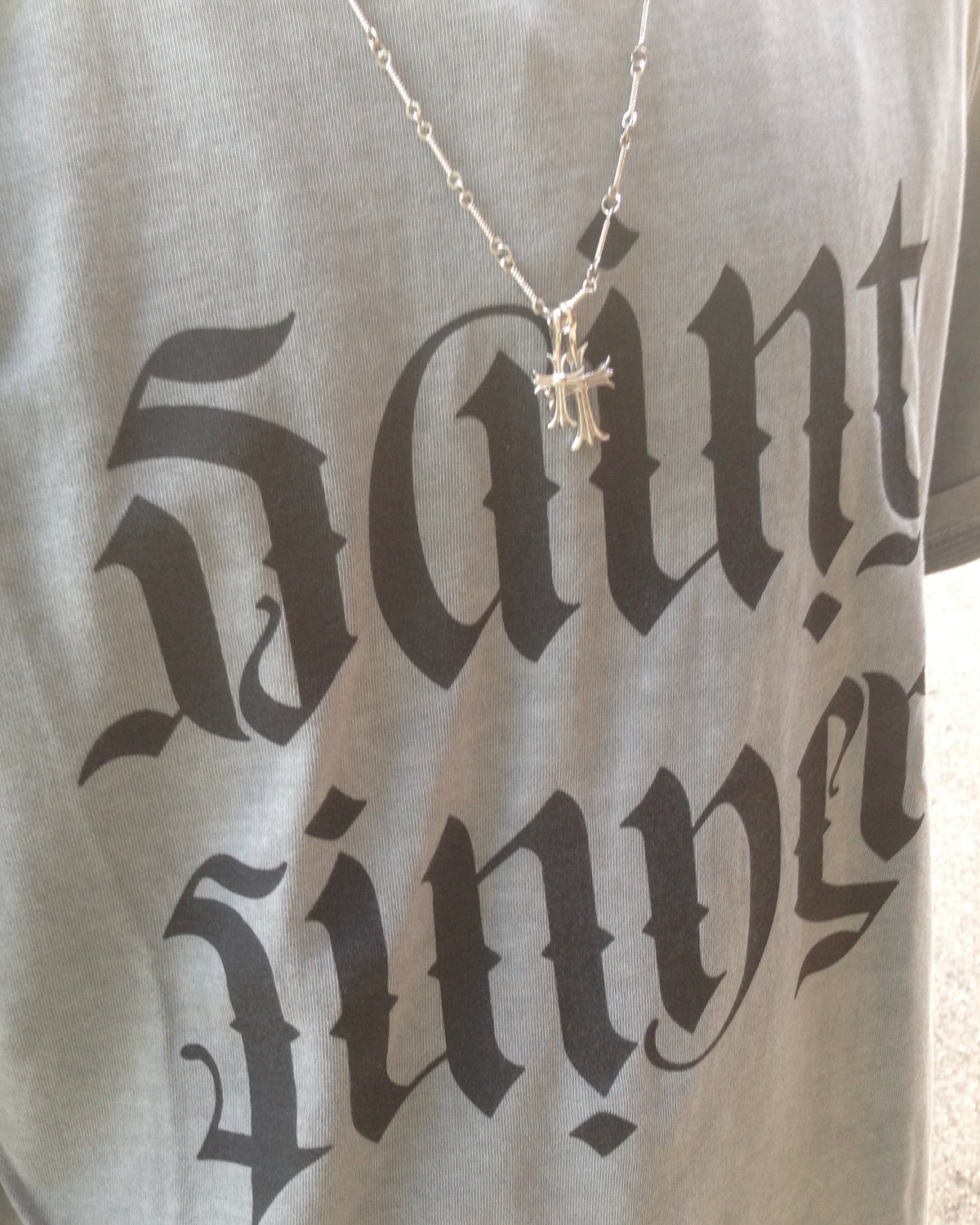 saint washed tee (light grey)
