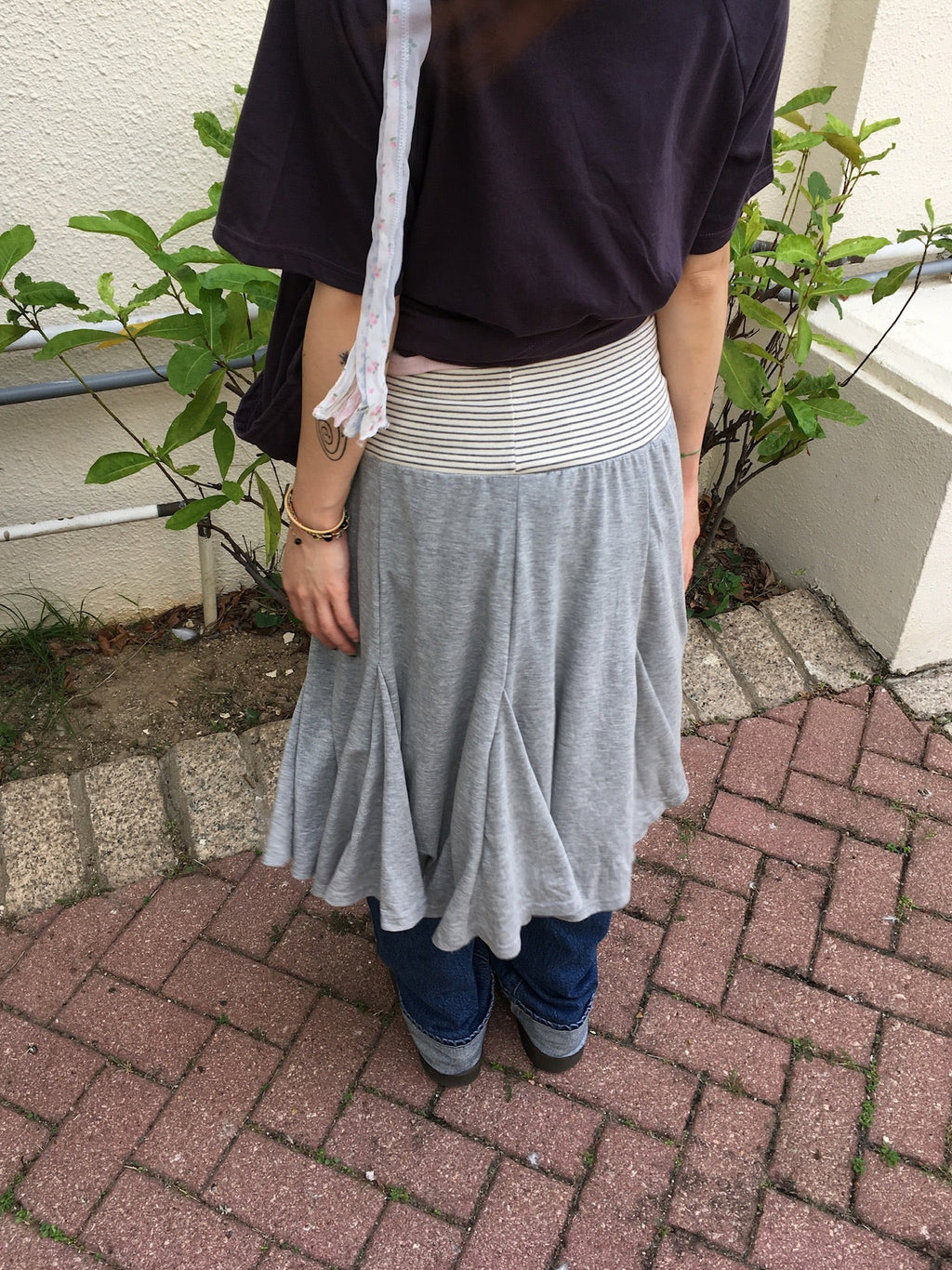 stripe waist flowy midi skirt (grey)