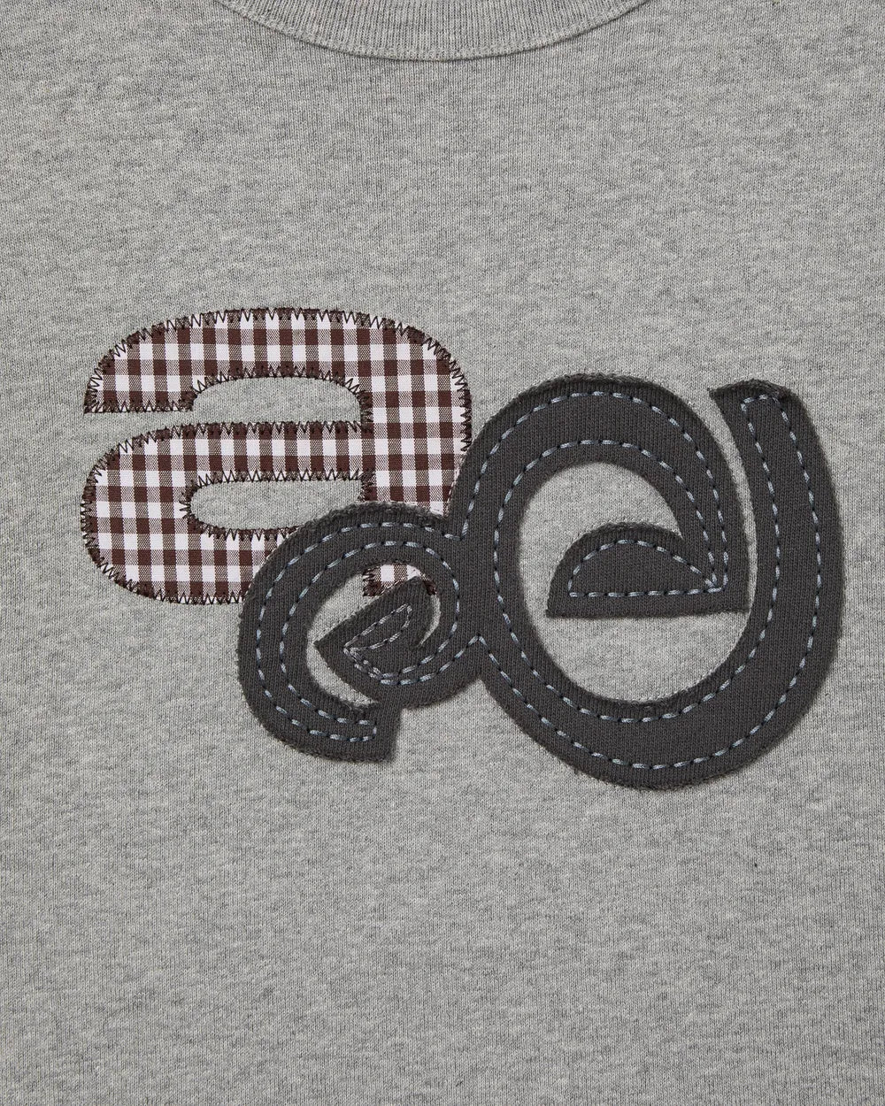 AEAE APPLIQUE LOGO TEE (GREY)