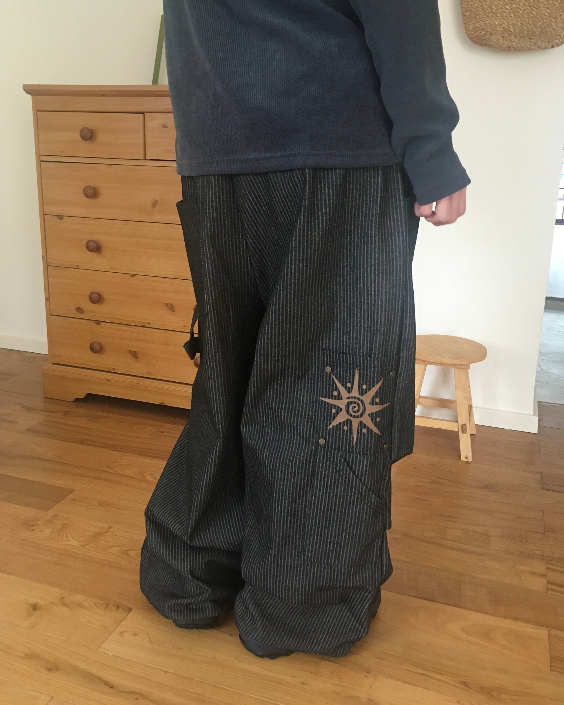 sun striped pants (black)