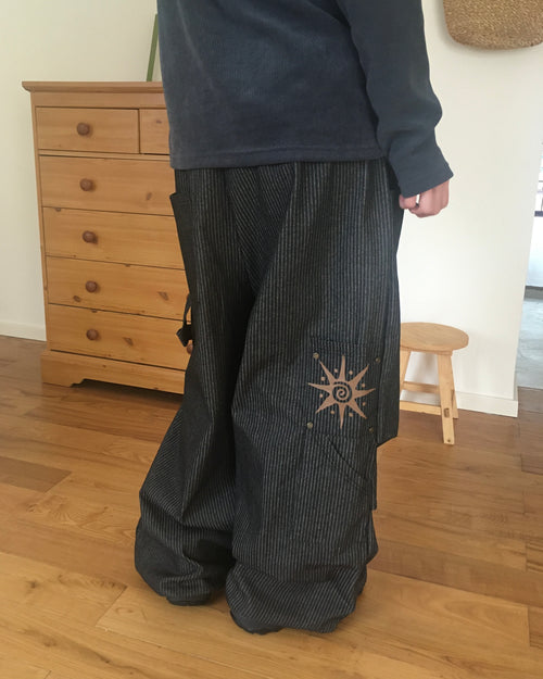 sun striped pants (black)