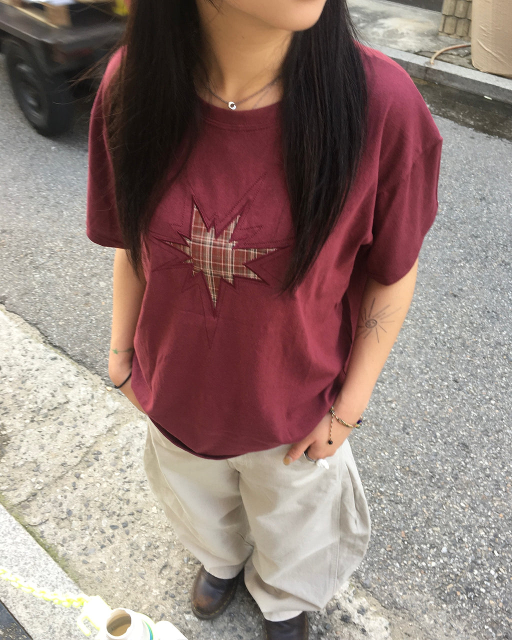 checked star crop tee (red)