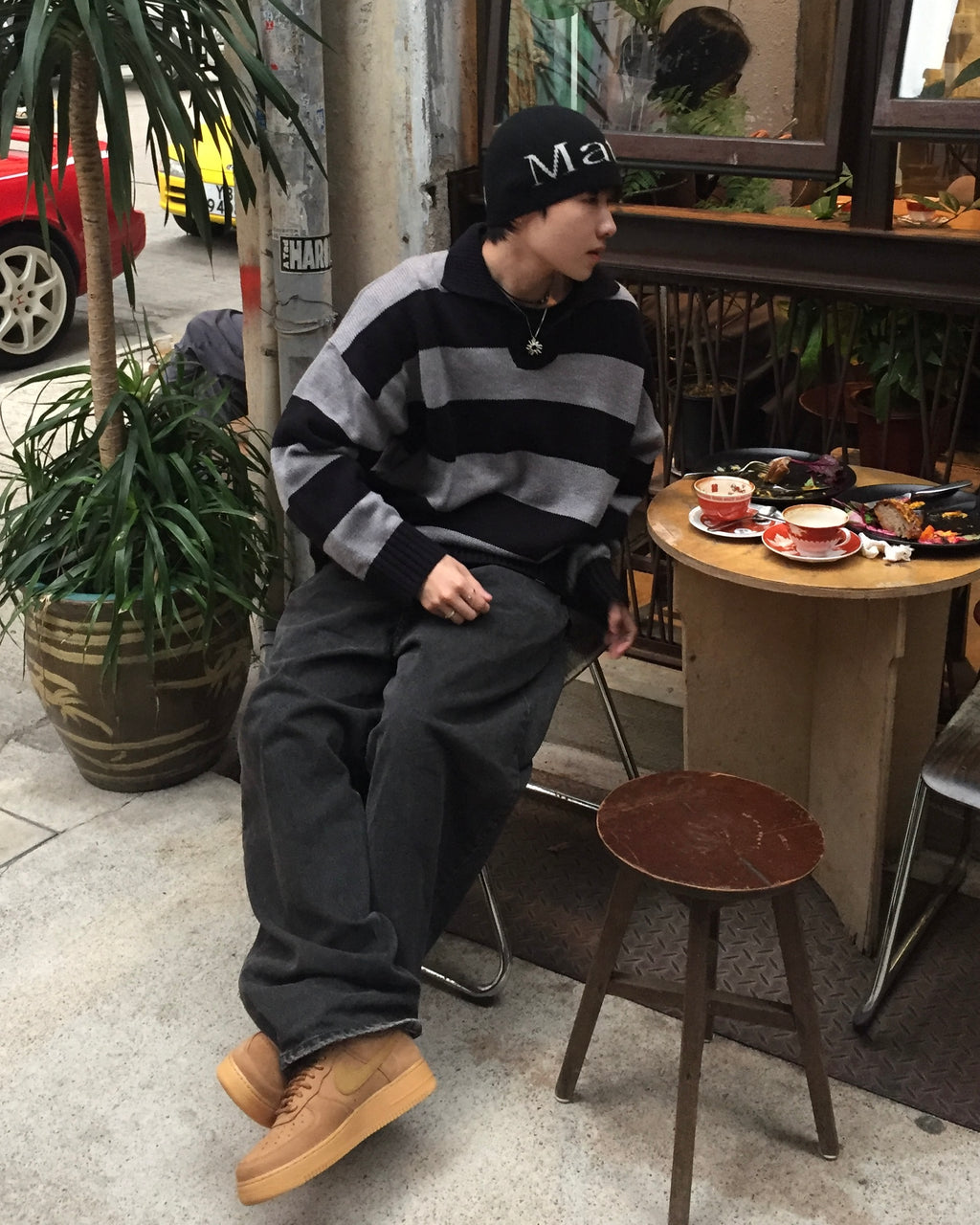 V neck stripe knit polo