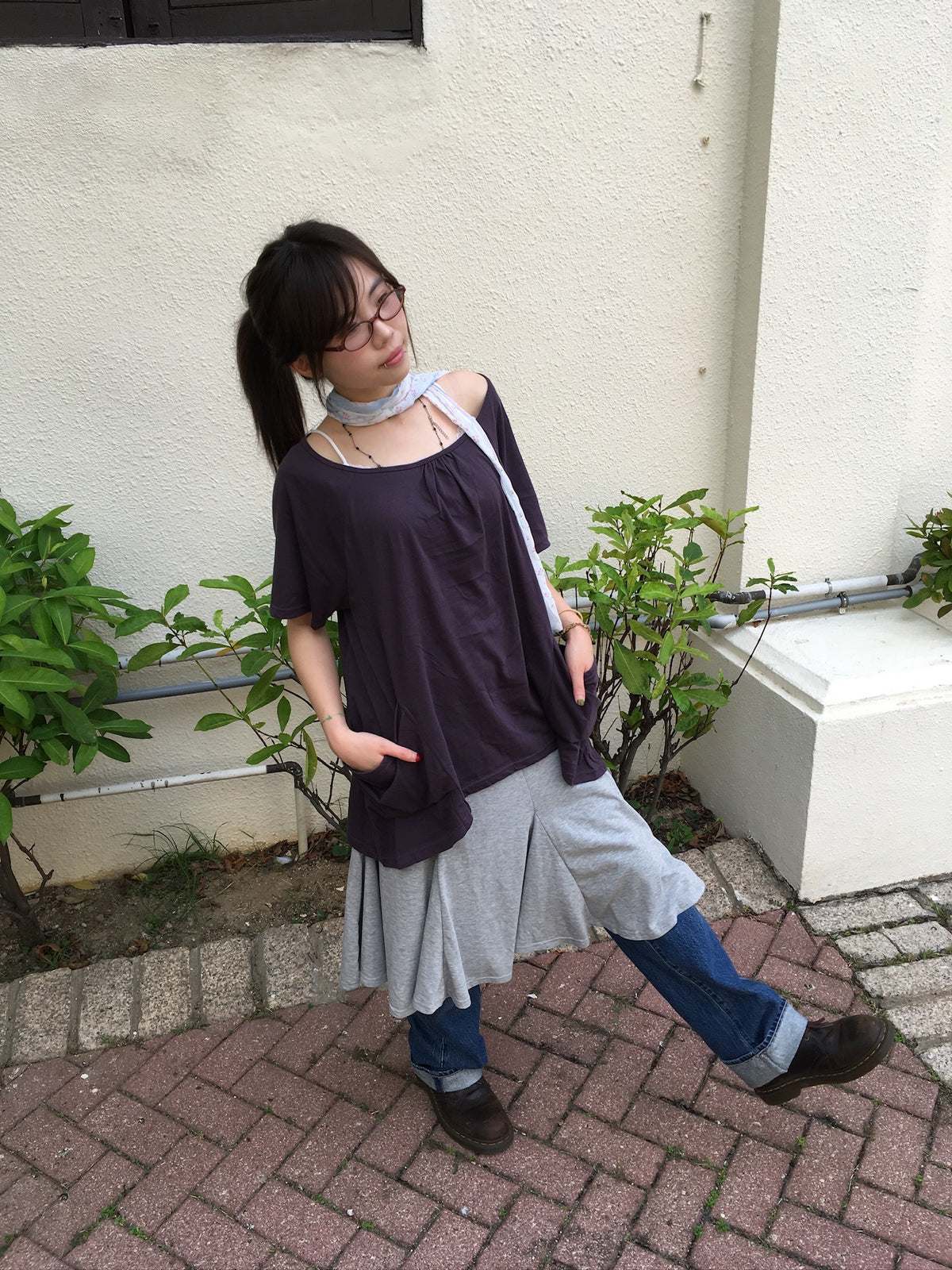 gathered neck pocket tee (purple)