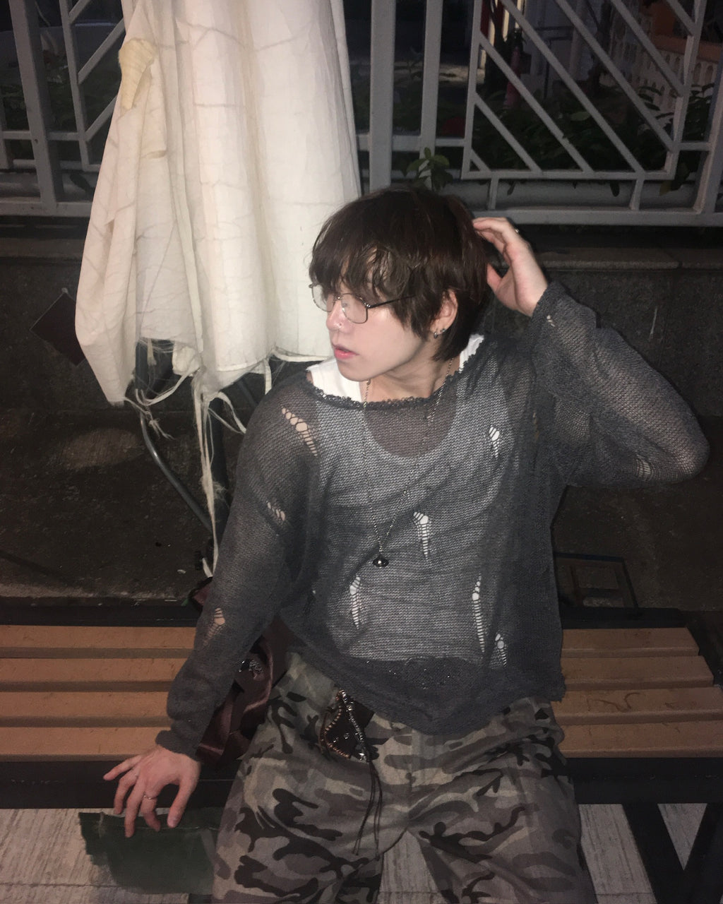 damaged mesh knit (charcoal)