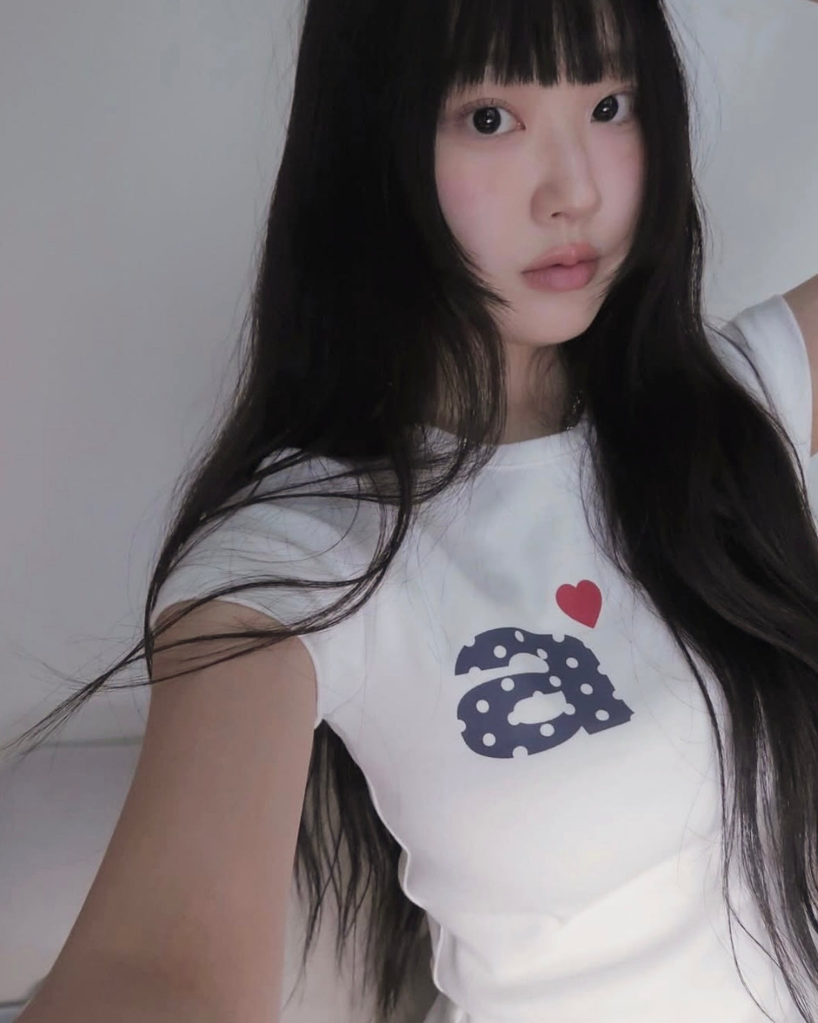 AEAE DOT SMALL LETTER TEE (WHITE)