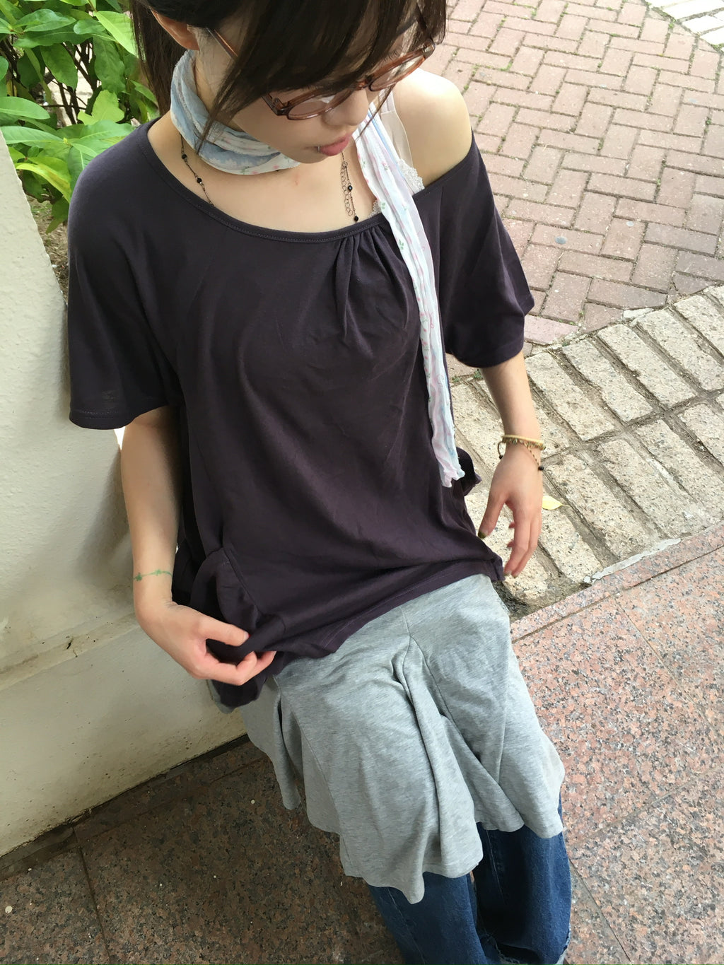 gathered neck pocket tee (purple)