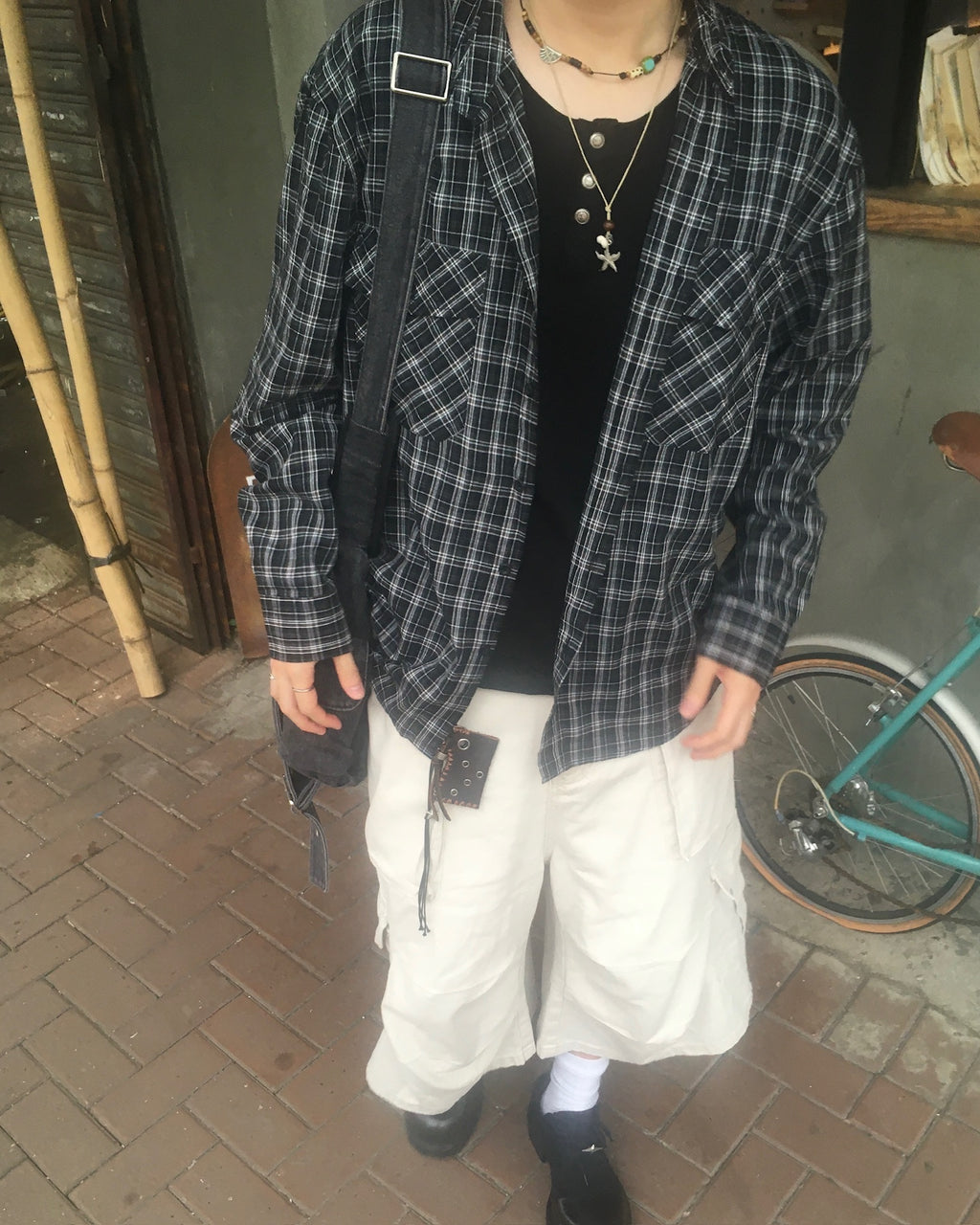 double pocket checked shirt (black)