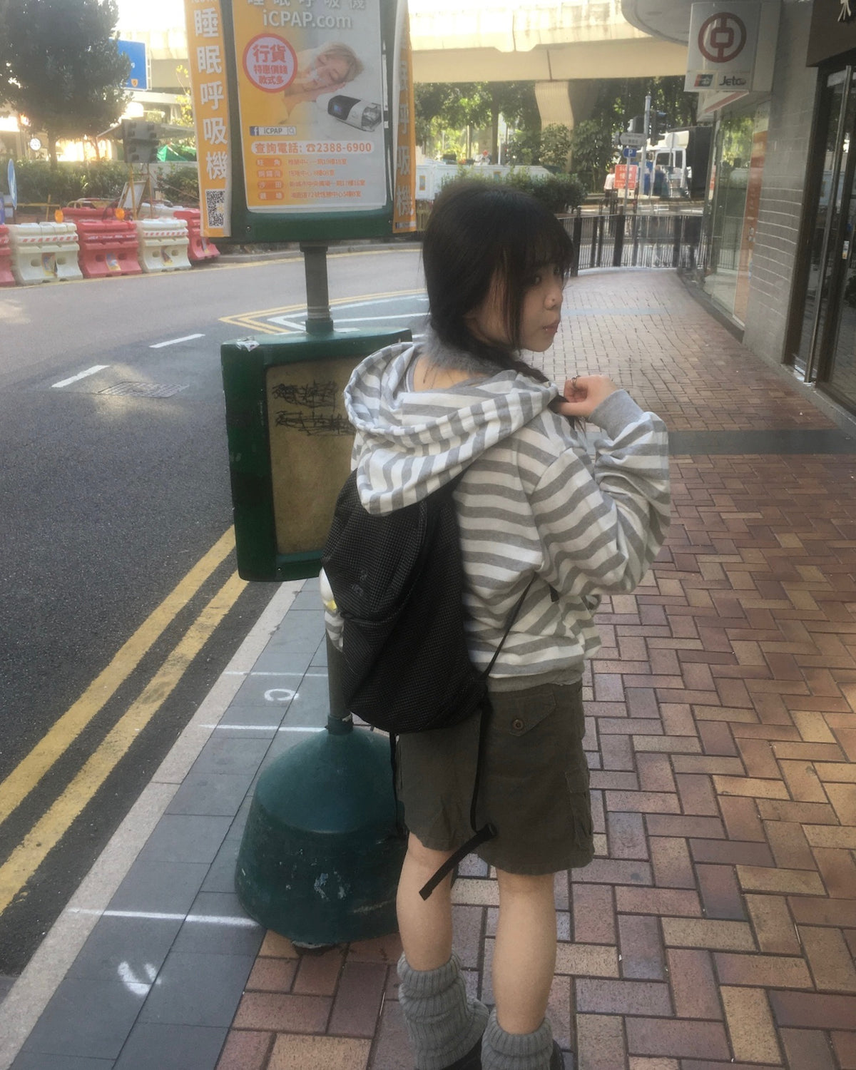 20 striped zip-up hoodie (grey)