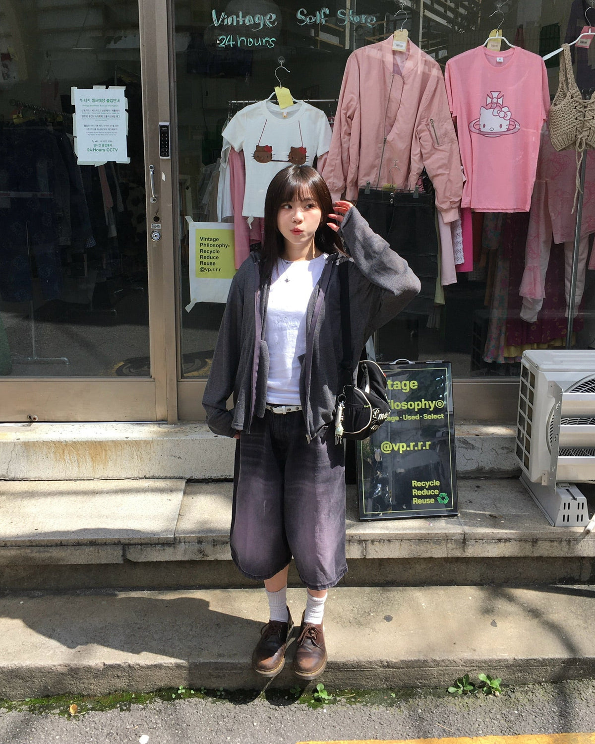 basic washed bermuda jeans (purple) (women wear)