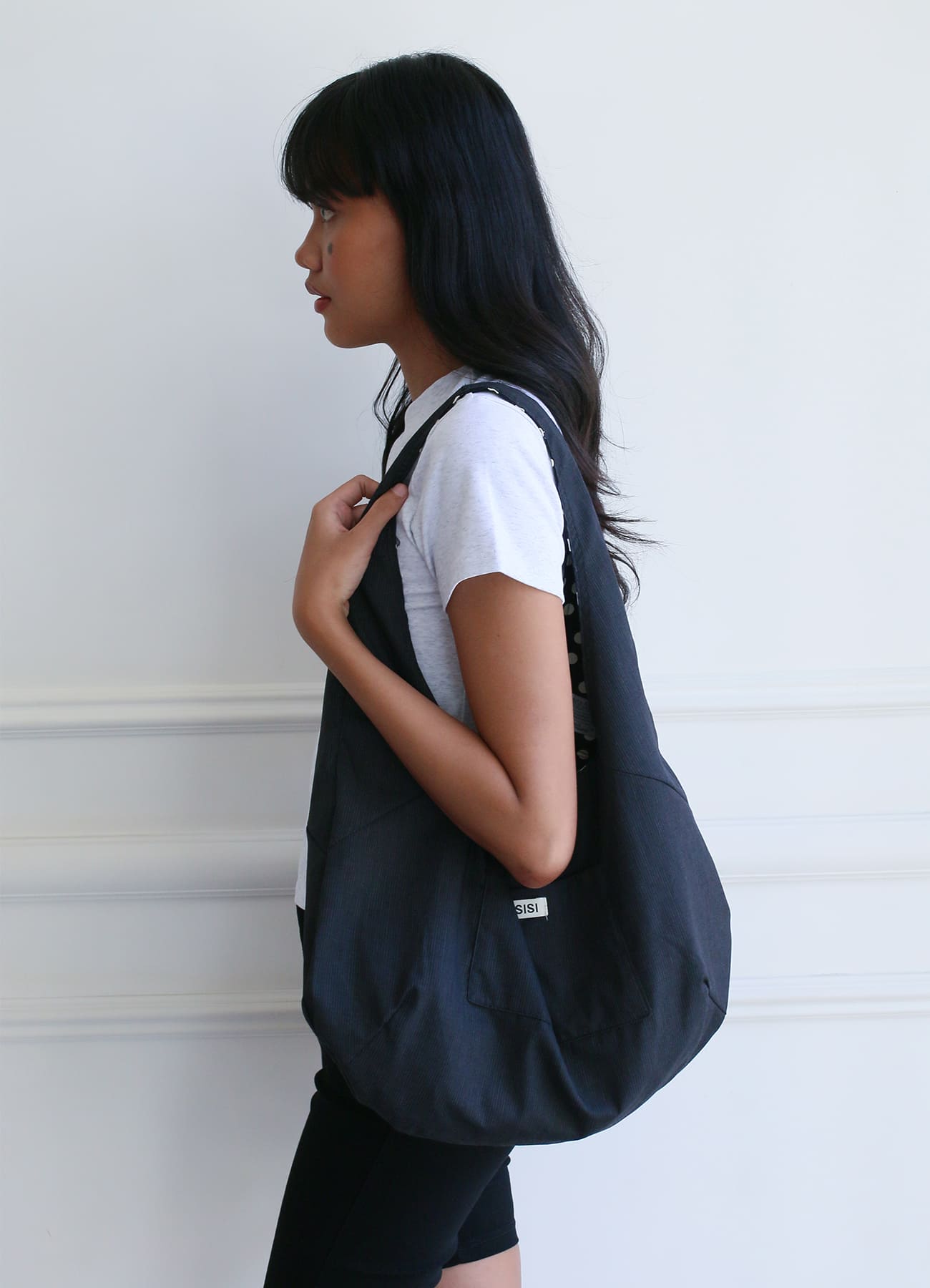 【𝘱𝘳𝘦-𝘰𝘳𝘥𝘦𝘳】YAHN SISI Reversible Bow Canvas Bag - Dot Black