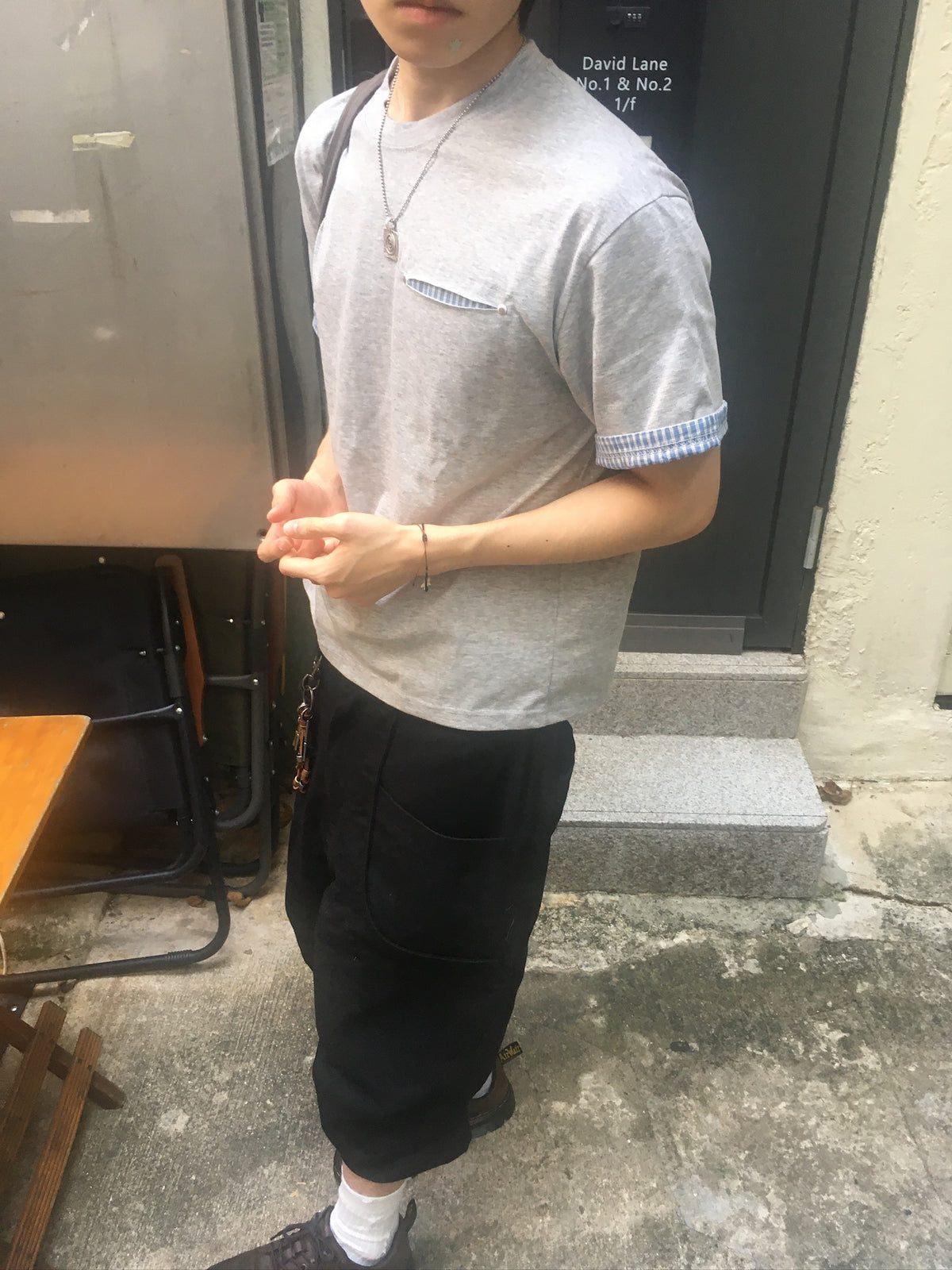 check roll-up pocket tee (grey)